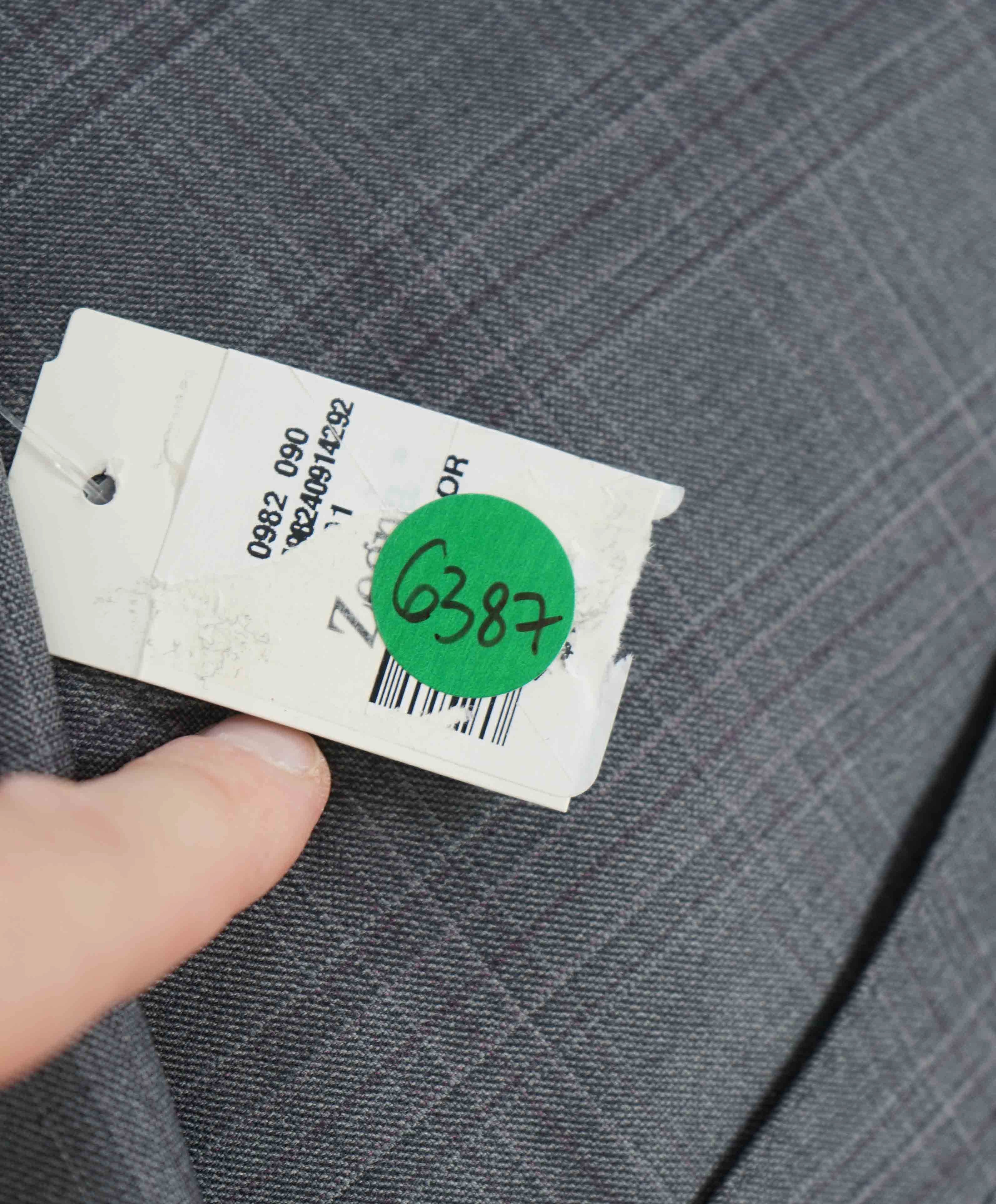 $3,290 ERMENEGILDO ZEGNA- “TORFEO” Gray / Pink Wool Check Blazer- 40R