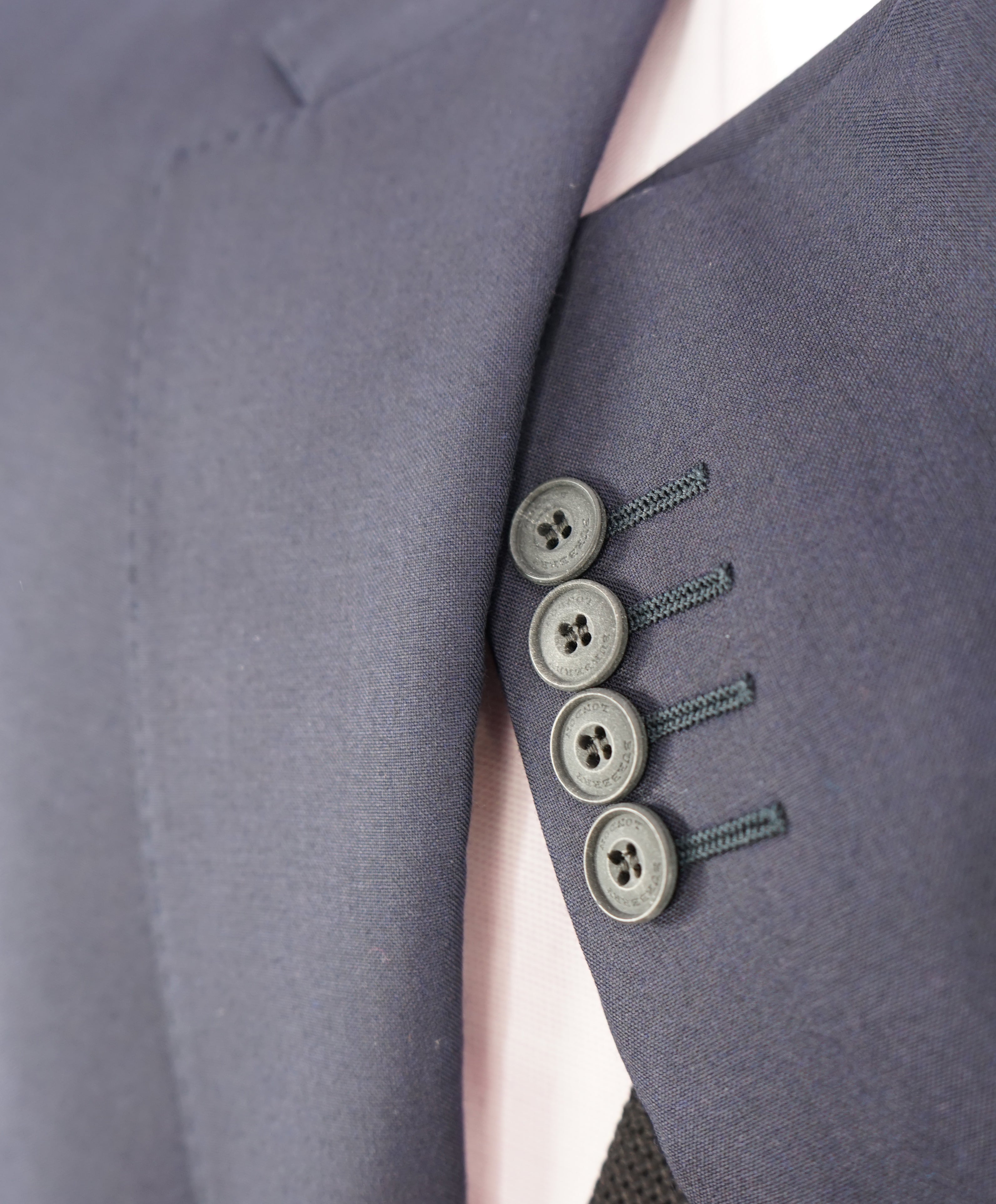 BURBERRY LONDON - Made In Italy Wool Solid Navy "MILBURY" LOGO Suit - 42L