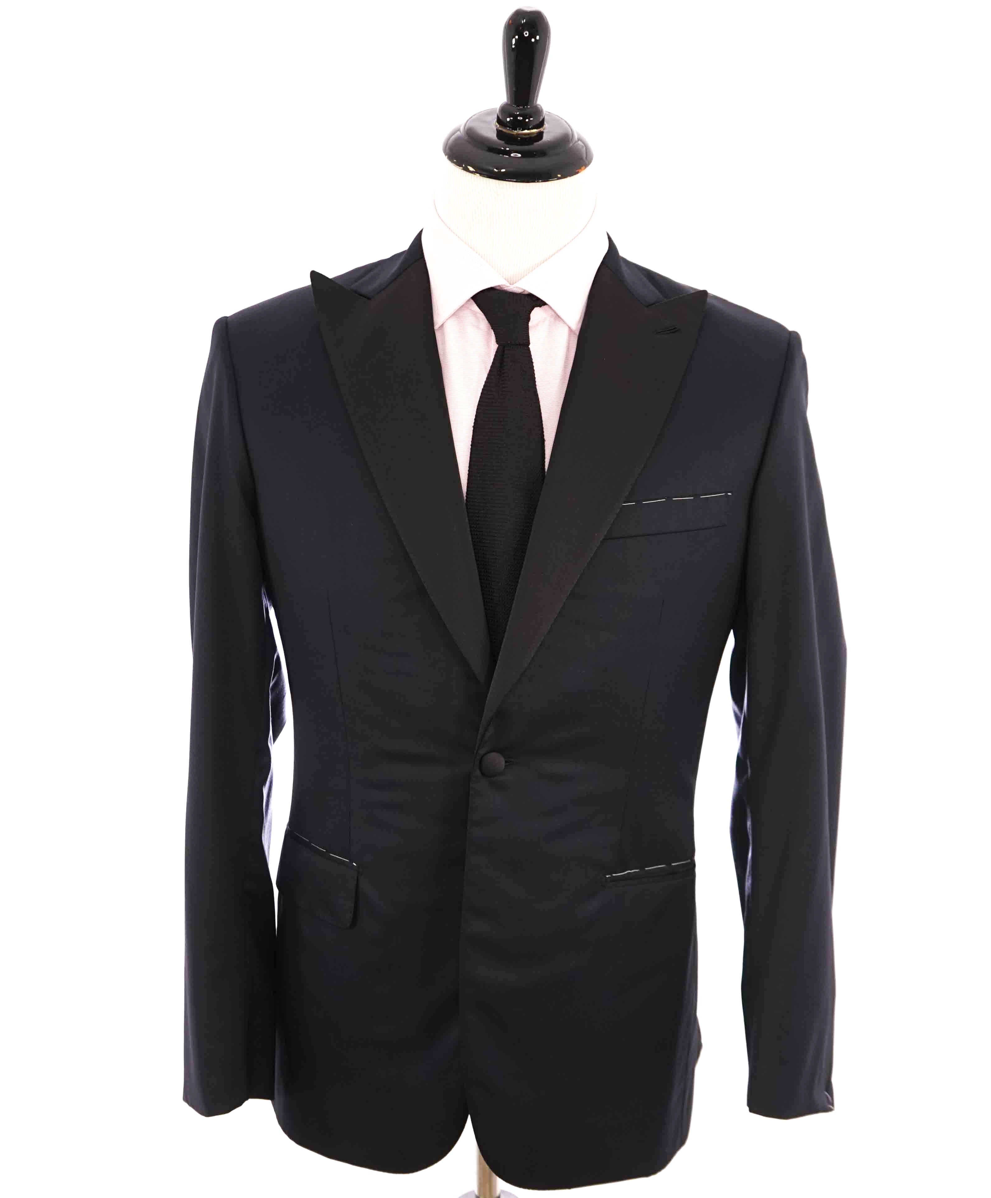 $5,995 BRIONI-*CELEB FAVORITE* Hand Made Navy Peak Lapel Tuxedo JACKET-38R