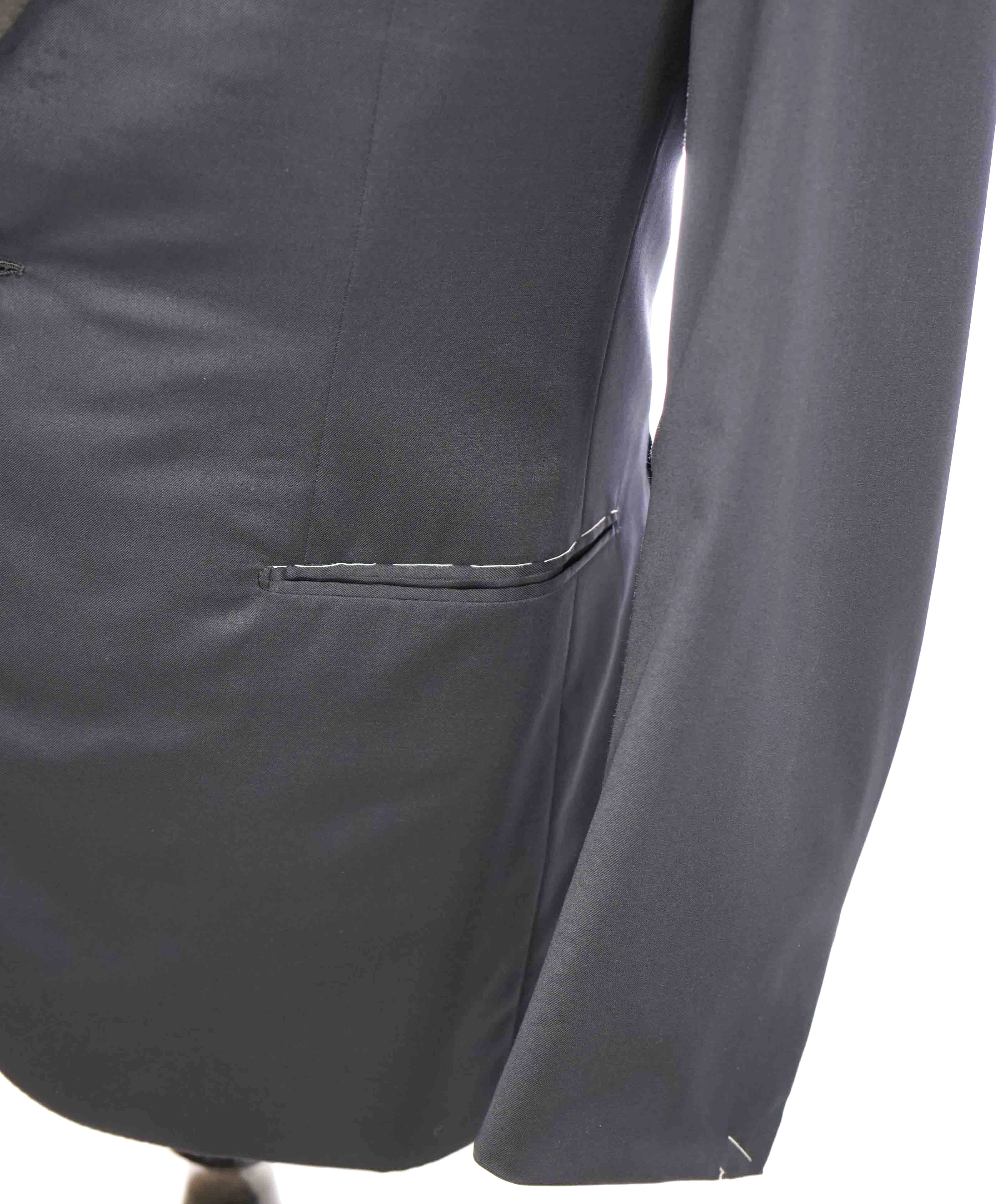 $5,995 BRIONI-*CELEB FAVORITE* Hand Made Navy Peak Lapel Tuxedo JACKET-38R