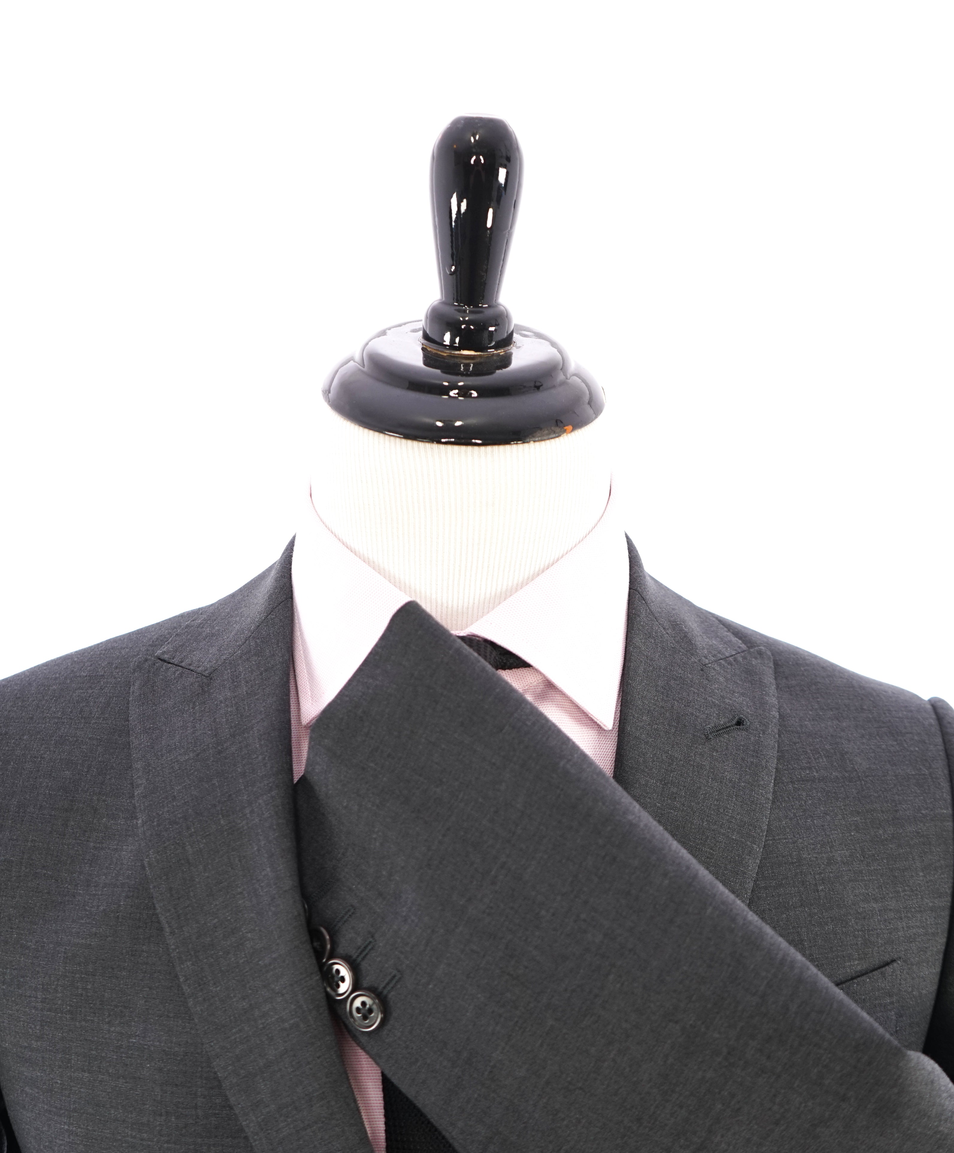 $1,895 ARMANI COLLEZIONI - Peak Lapel Charcoal Gray Suit "Slim Drop 8"- 38R