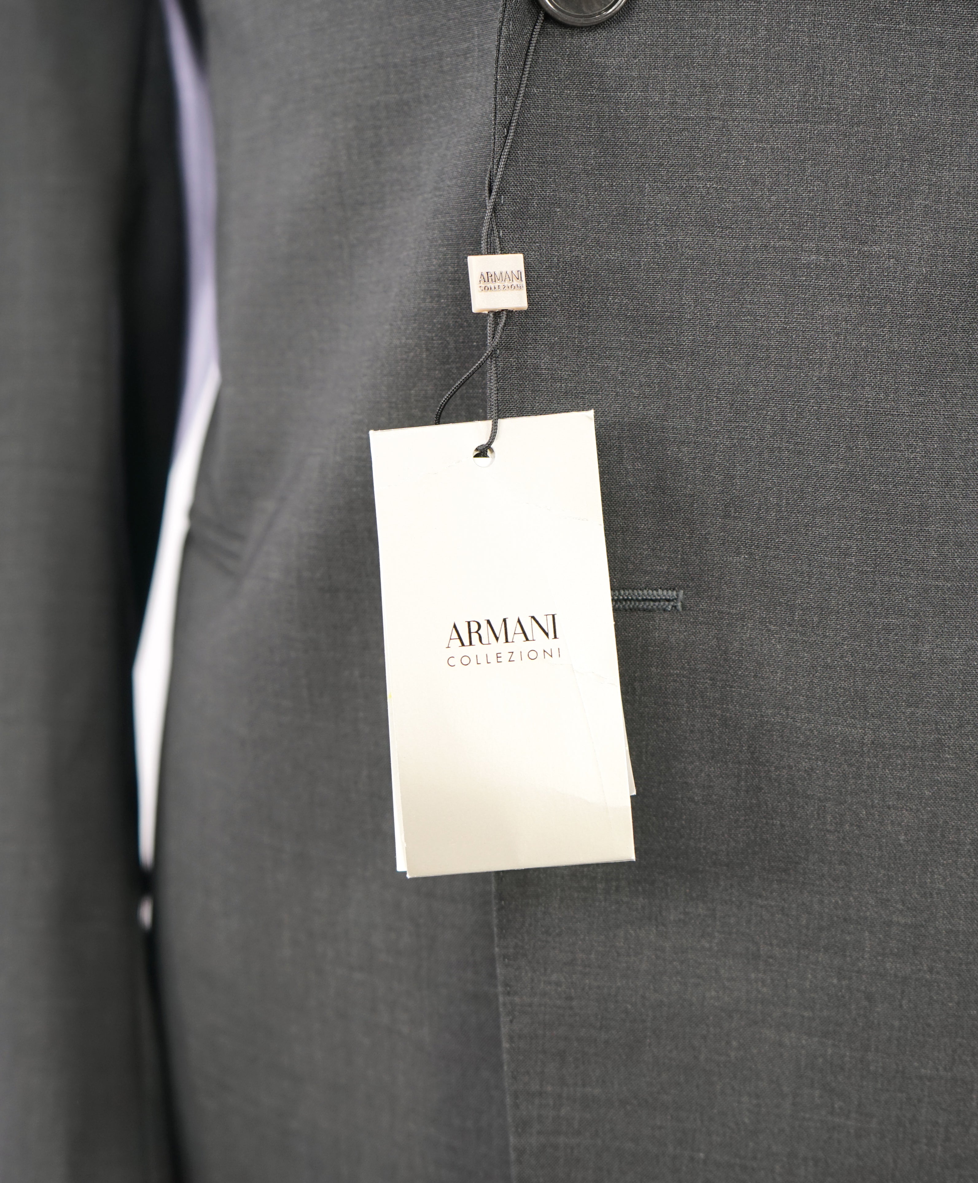 ARMANI COLLEZIONI - "G Line" Classic Gray Charcoal Notch Lapel Suit - 40R