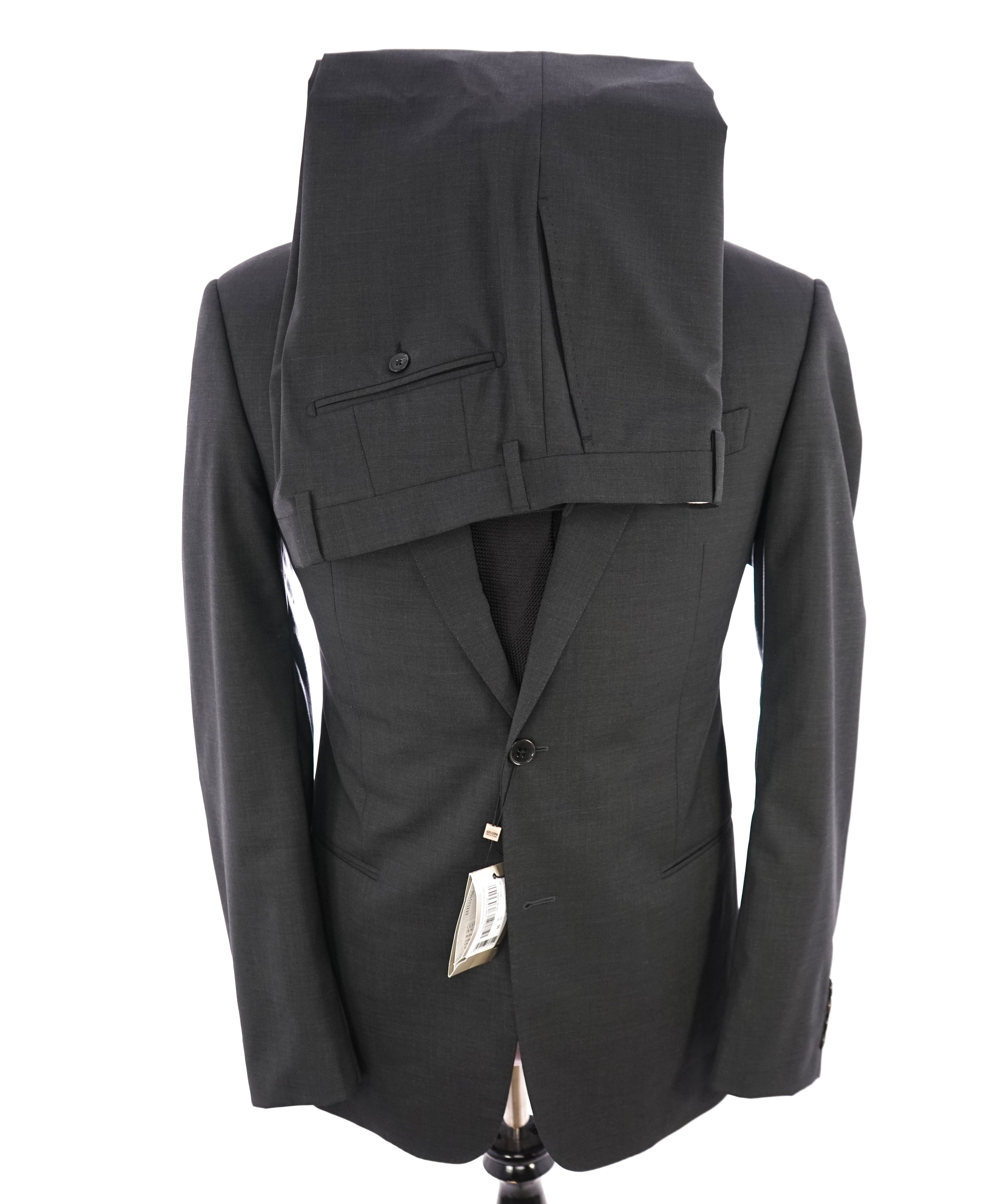 ARMANI COLLEZIONI - "G Line" Classic Gray Charcoal Notch Lapel Suit - 40R