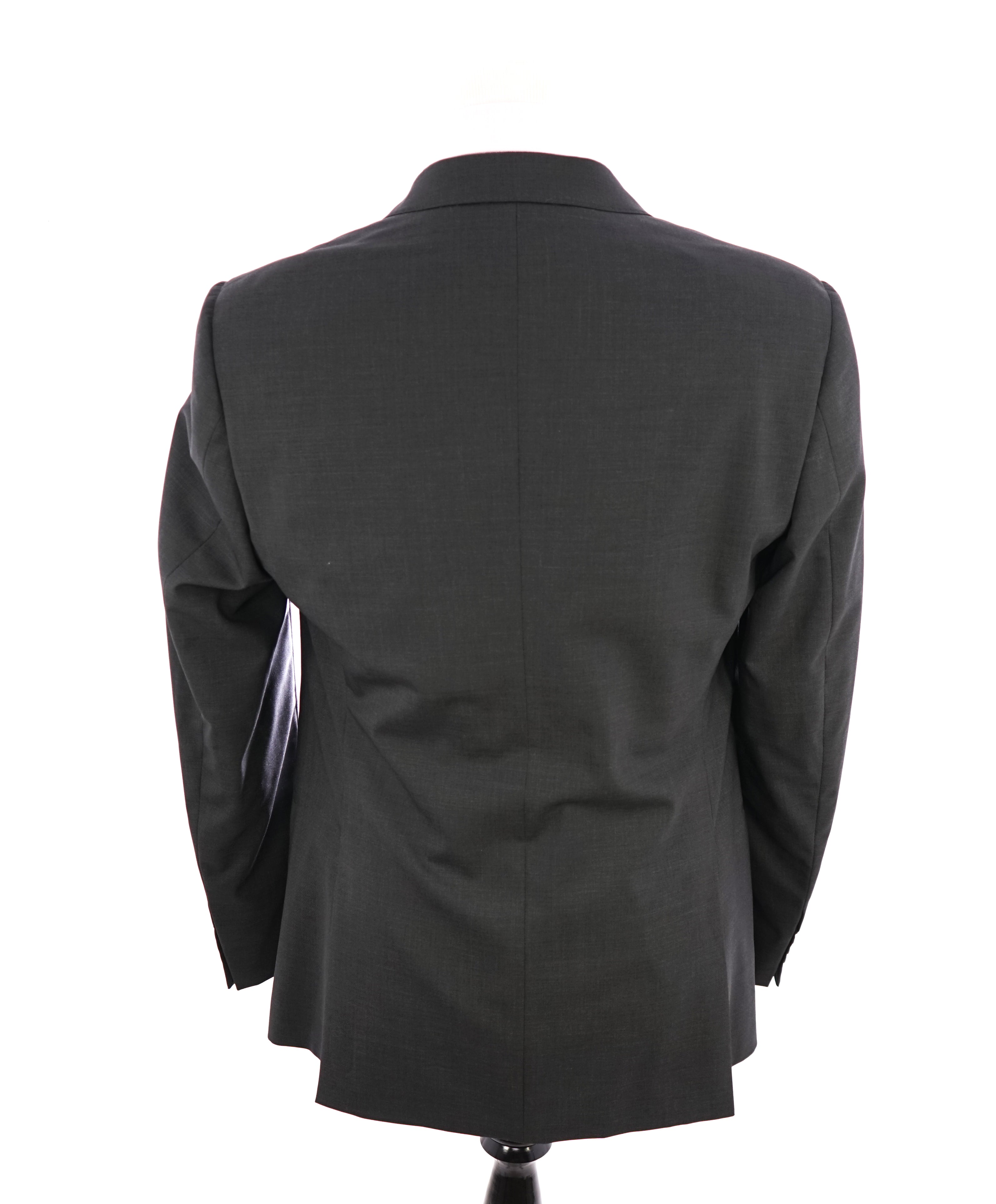 ARMANI COLLEZIONI - "G Line" Classic Gray Charcoal Notch Lapel Suit - 40R