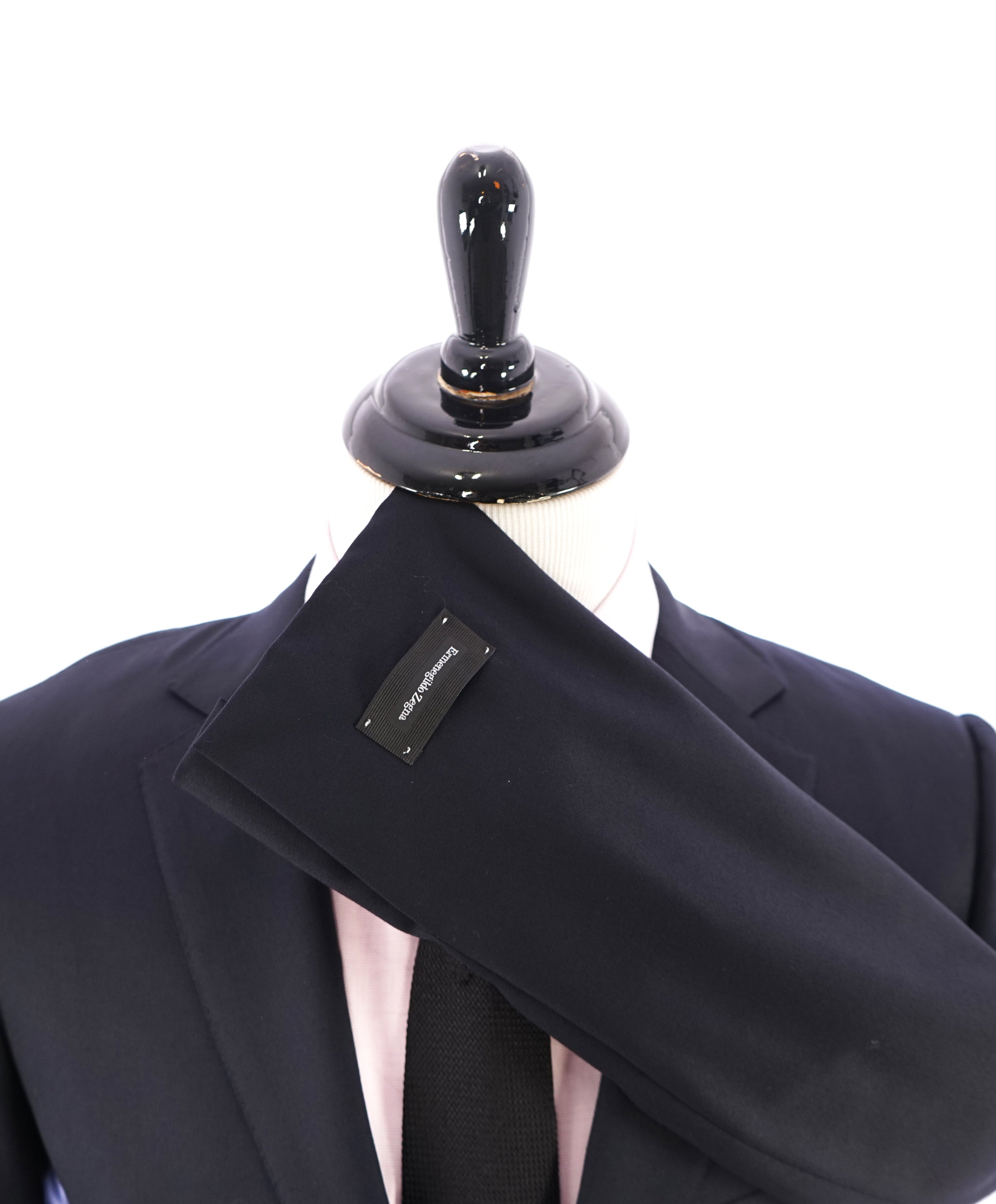 $3,250 ERMENEGILDO ZEGNA - "MICRONSPHERE" *Closet Staple* Navy Suit - 48L