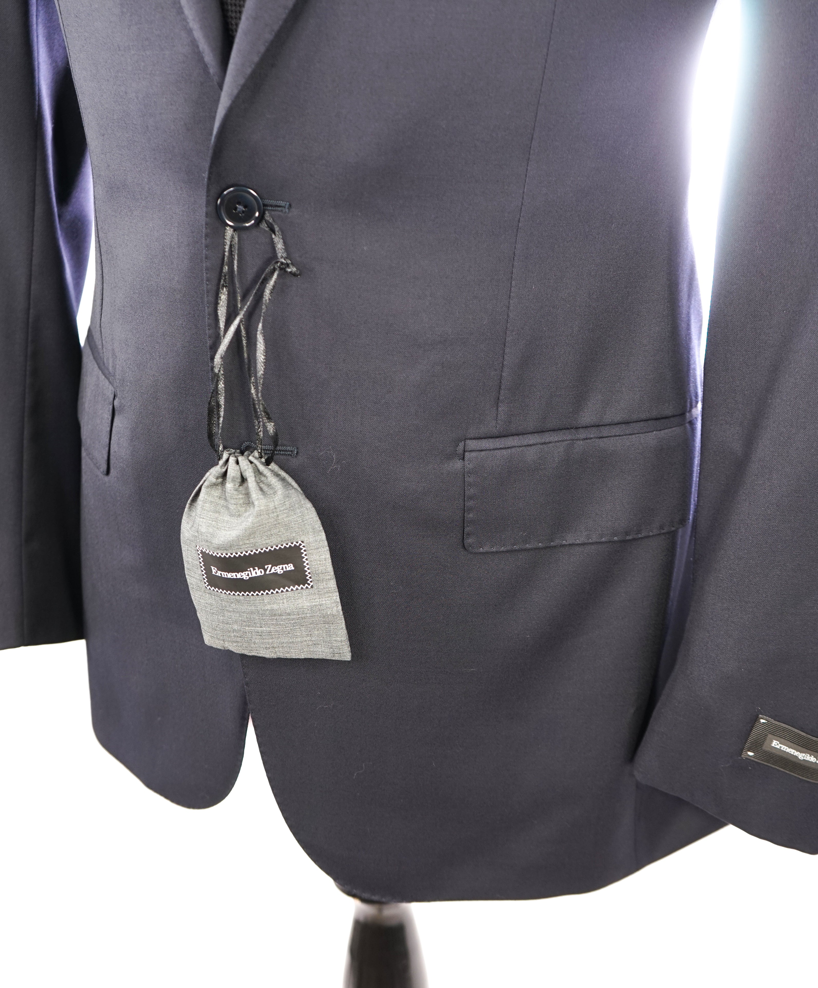 $3,250 ERMENEGILDO ZEGNA - "MICRONSPHERE" *Closet Staple* Navy Suit - 48L