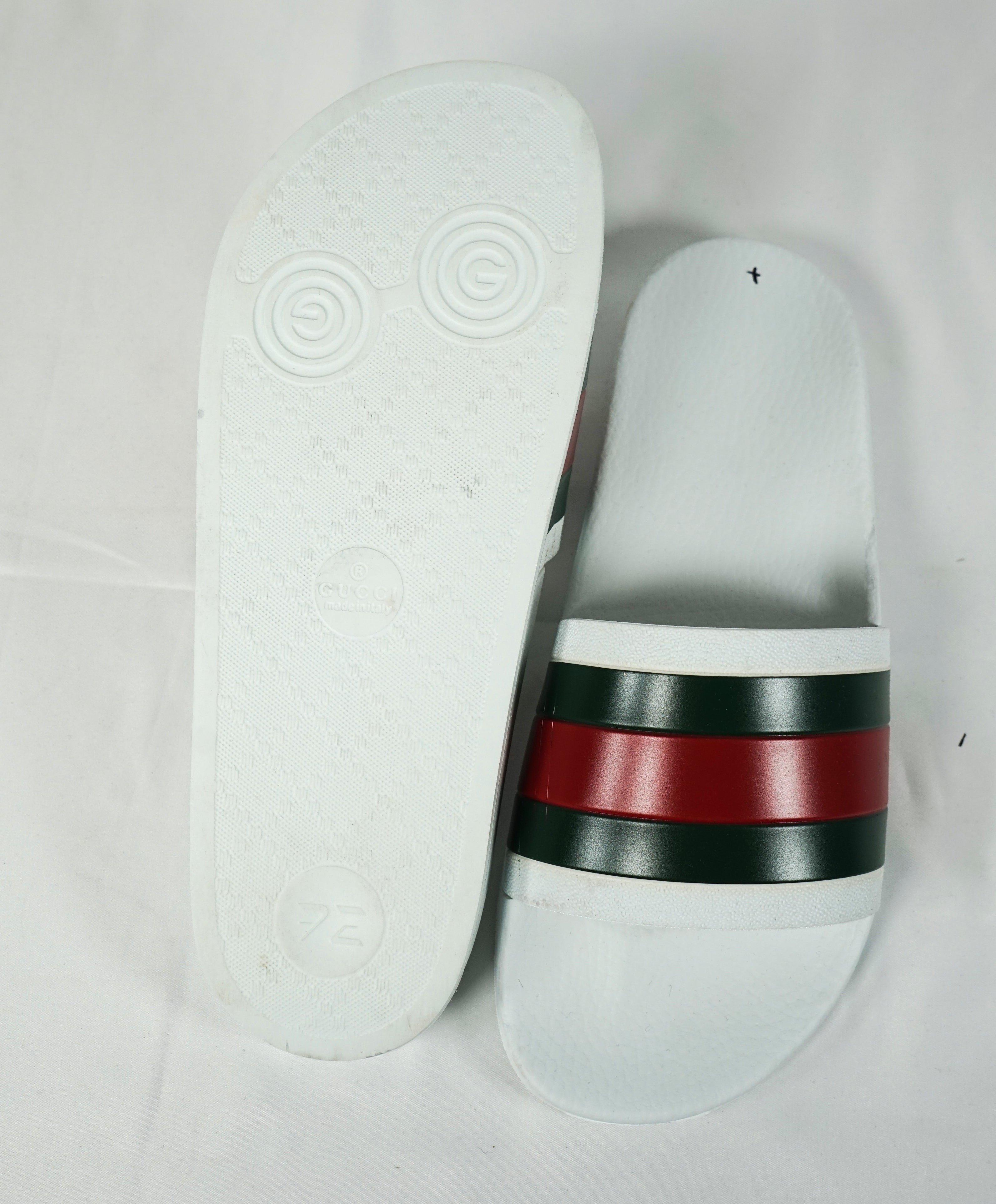GUCCI - Iconic Green & Red Slides "72" White Slippers - 8
