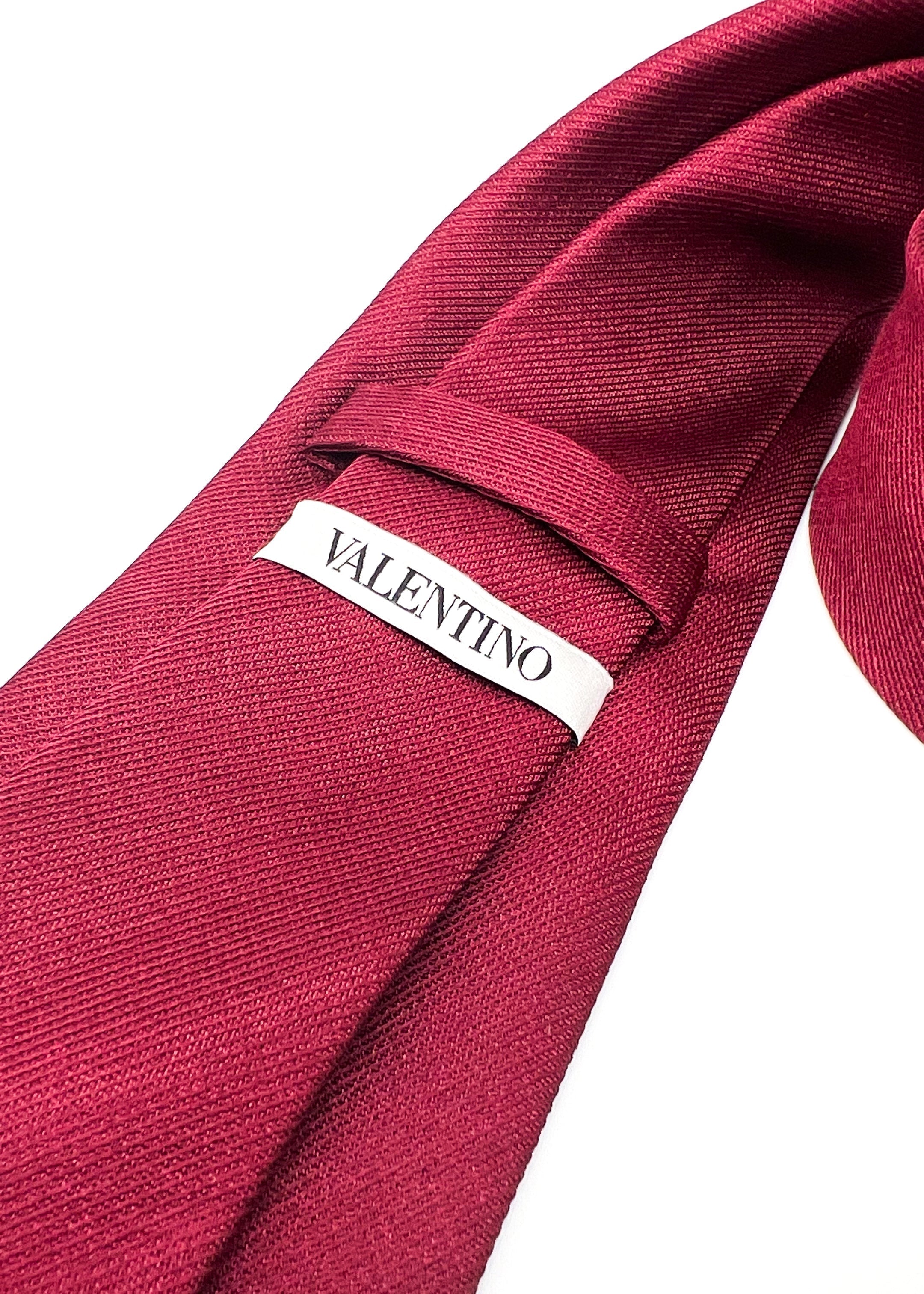 $225 VALENTINO GARAVANI - Burgundy Textured *CLOSET STAPLE* 3.25" - Tie