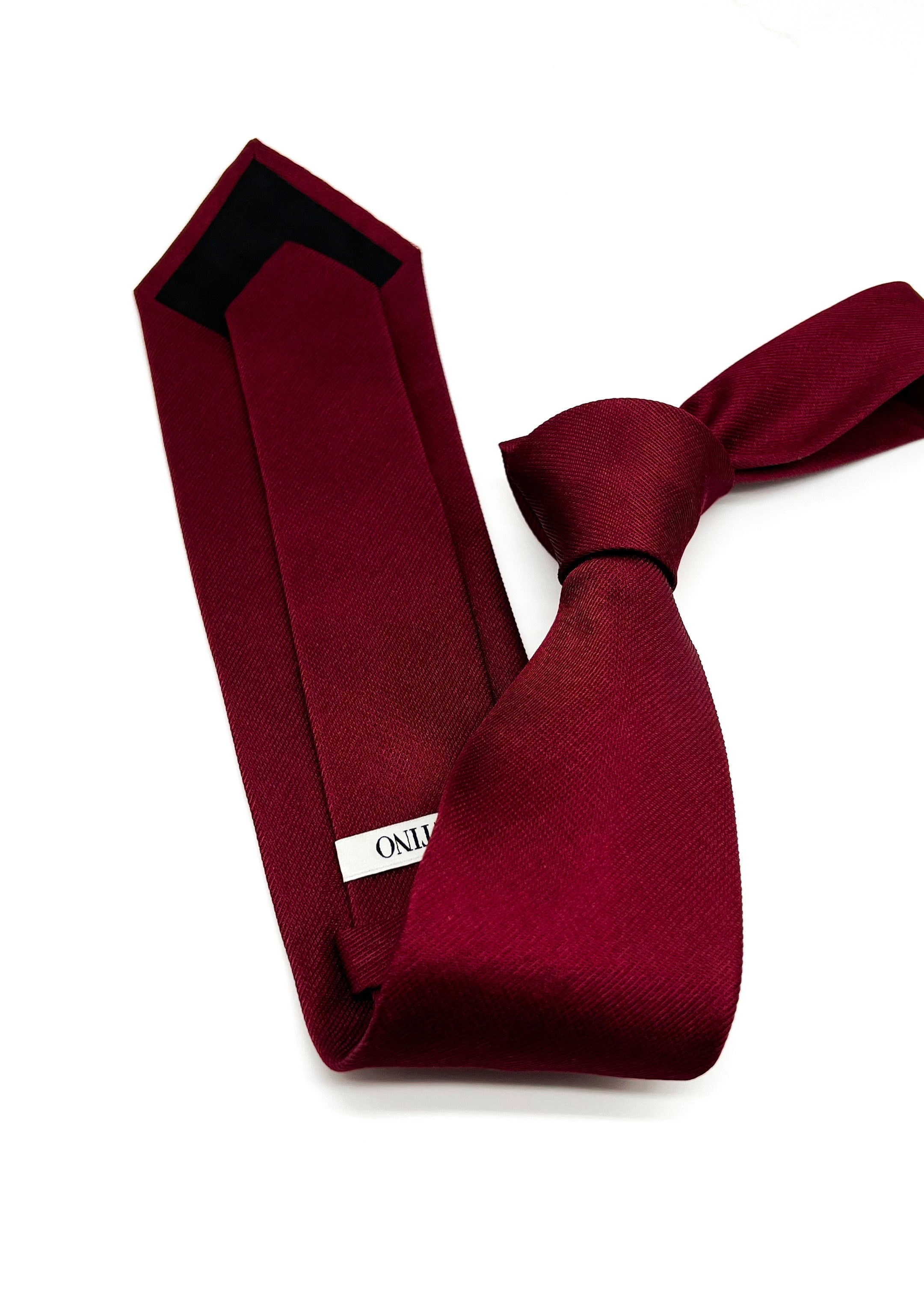 $225 VALENTINO GARAVANI - Burgundy Textured *CLOSET STAPLE* 3.25" - Tie