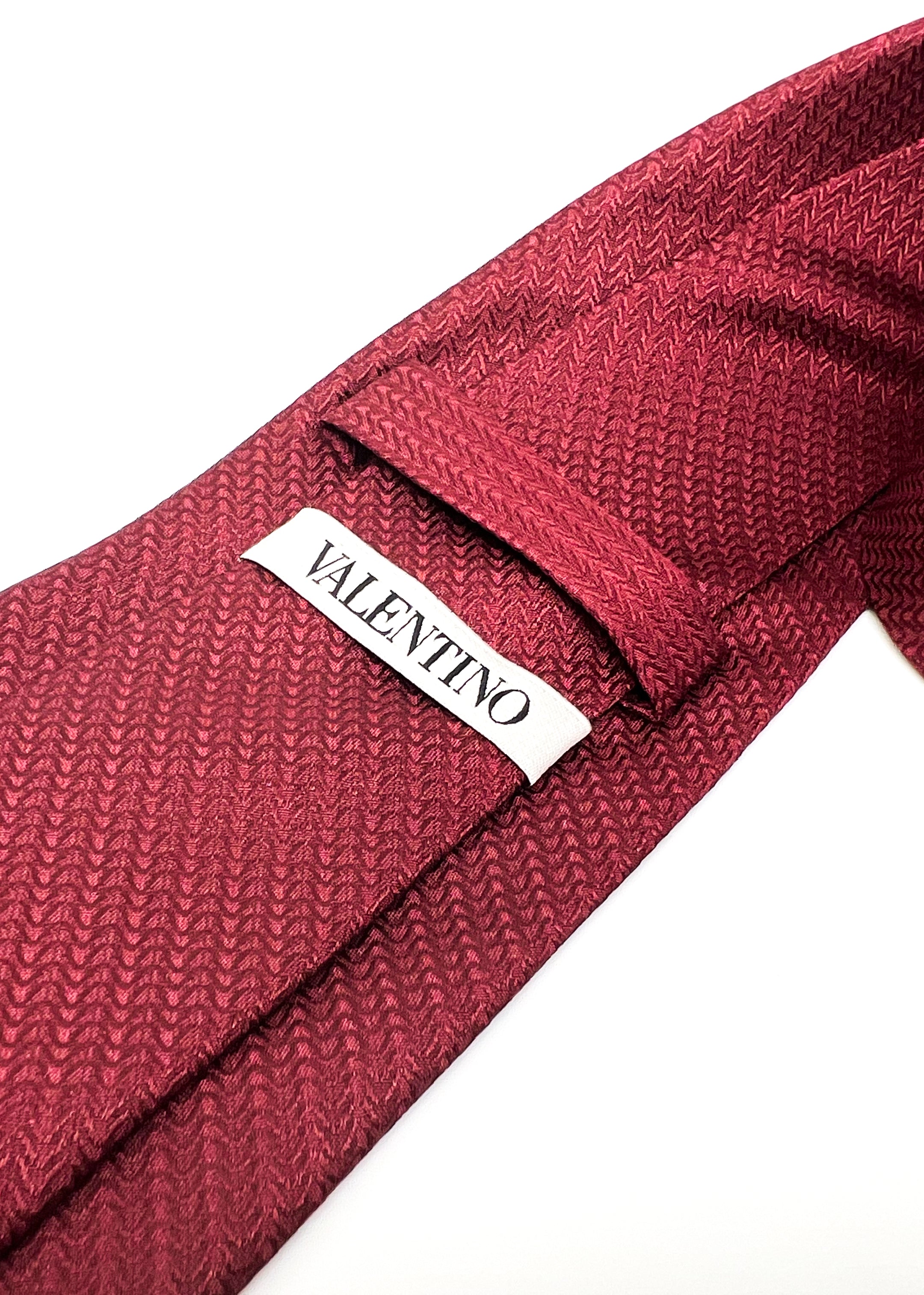 $225 VALENTINO GARAVANI -Burgundy Micro Swirl *CLOSET STAPLE* 3.25"- Tie