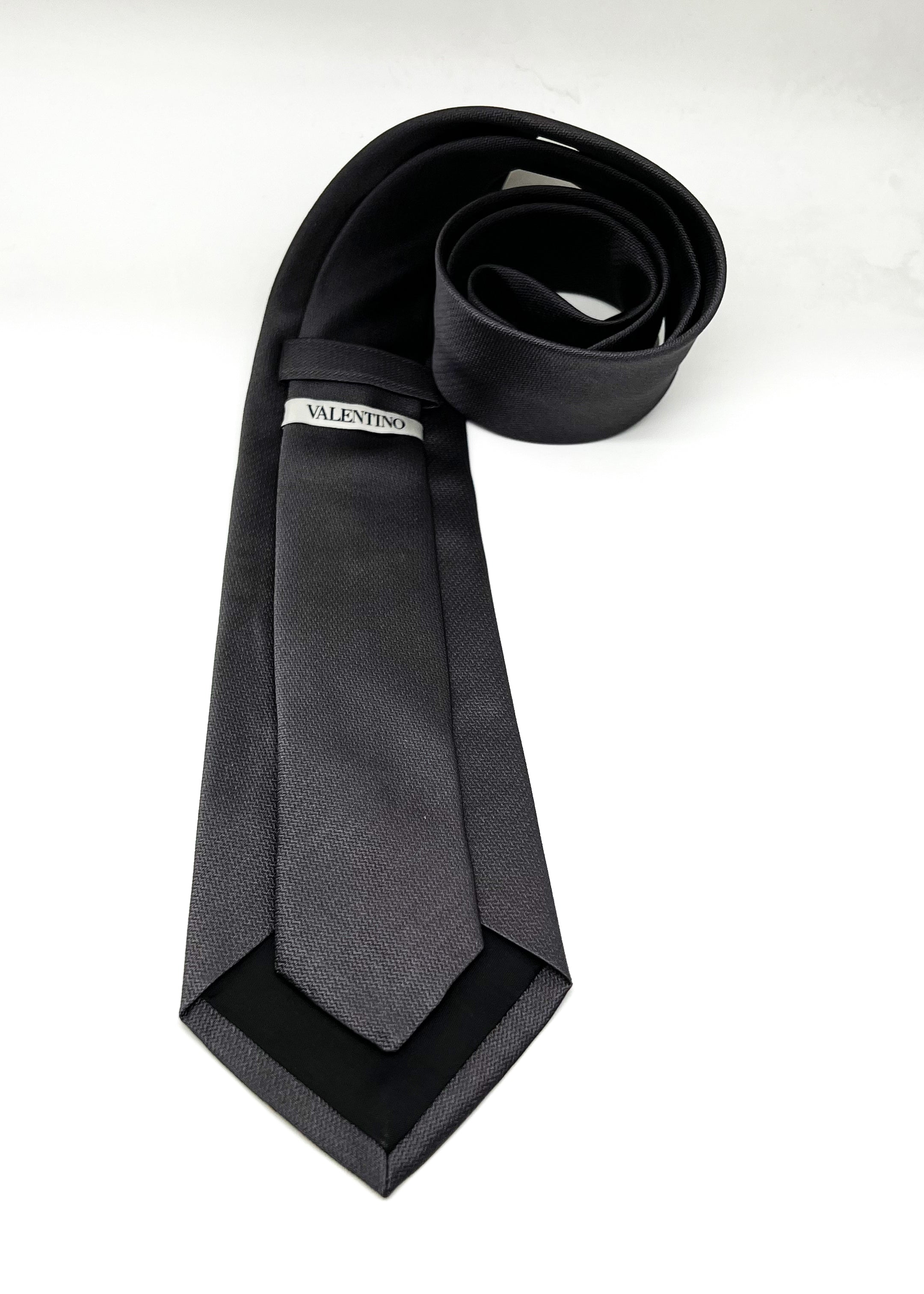 $225 VALENTINO GARAVANI - Subtle Weave Gray *CLOSET STAPLE* 3.25"- Tie