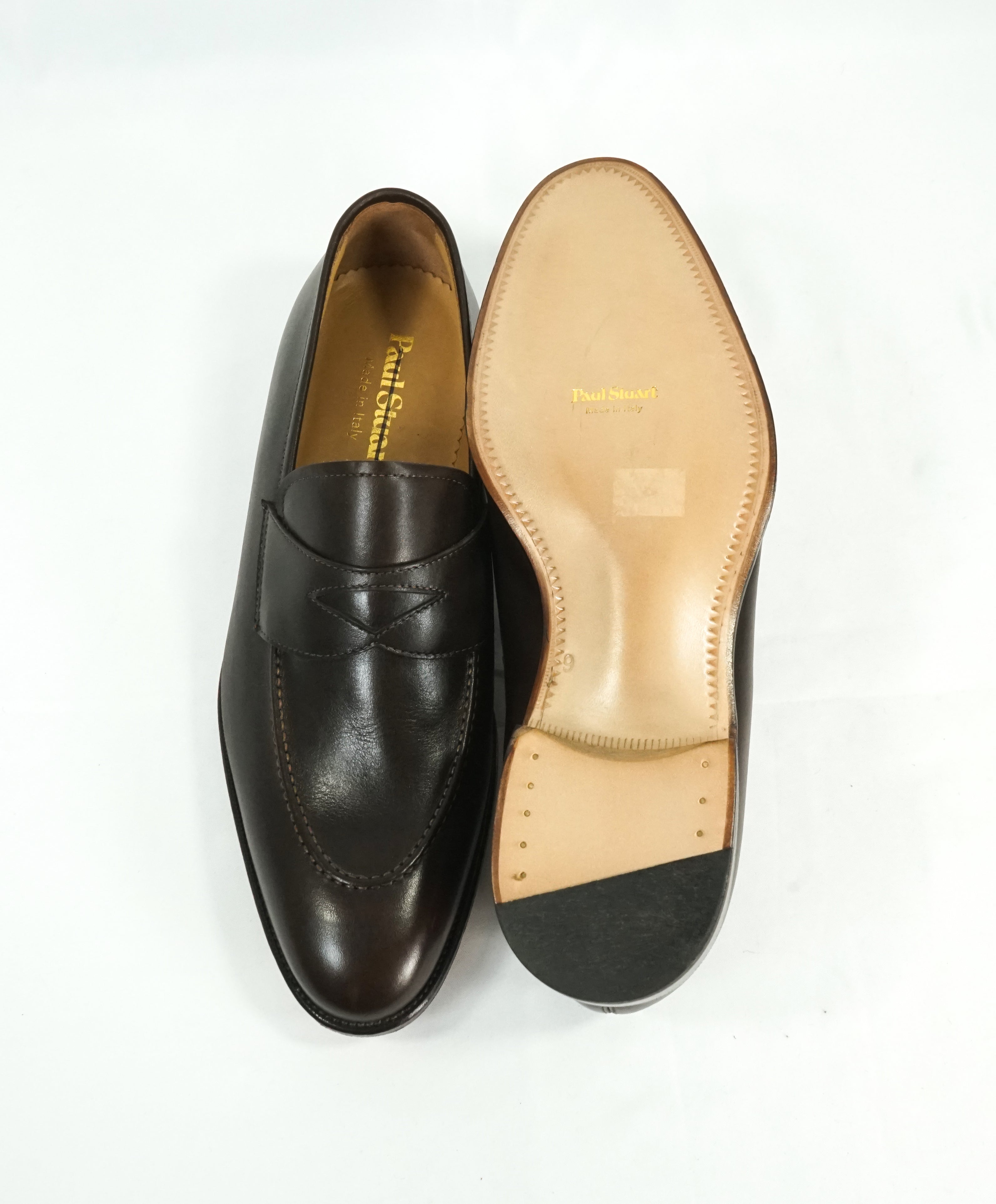 PAUL STUART - HAND MADE IN ITALY Leather Apron Toe Loafer - 9