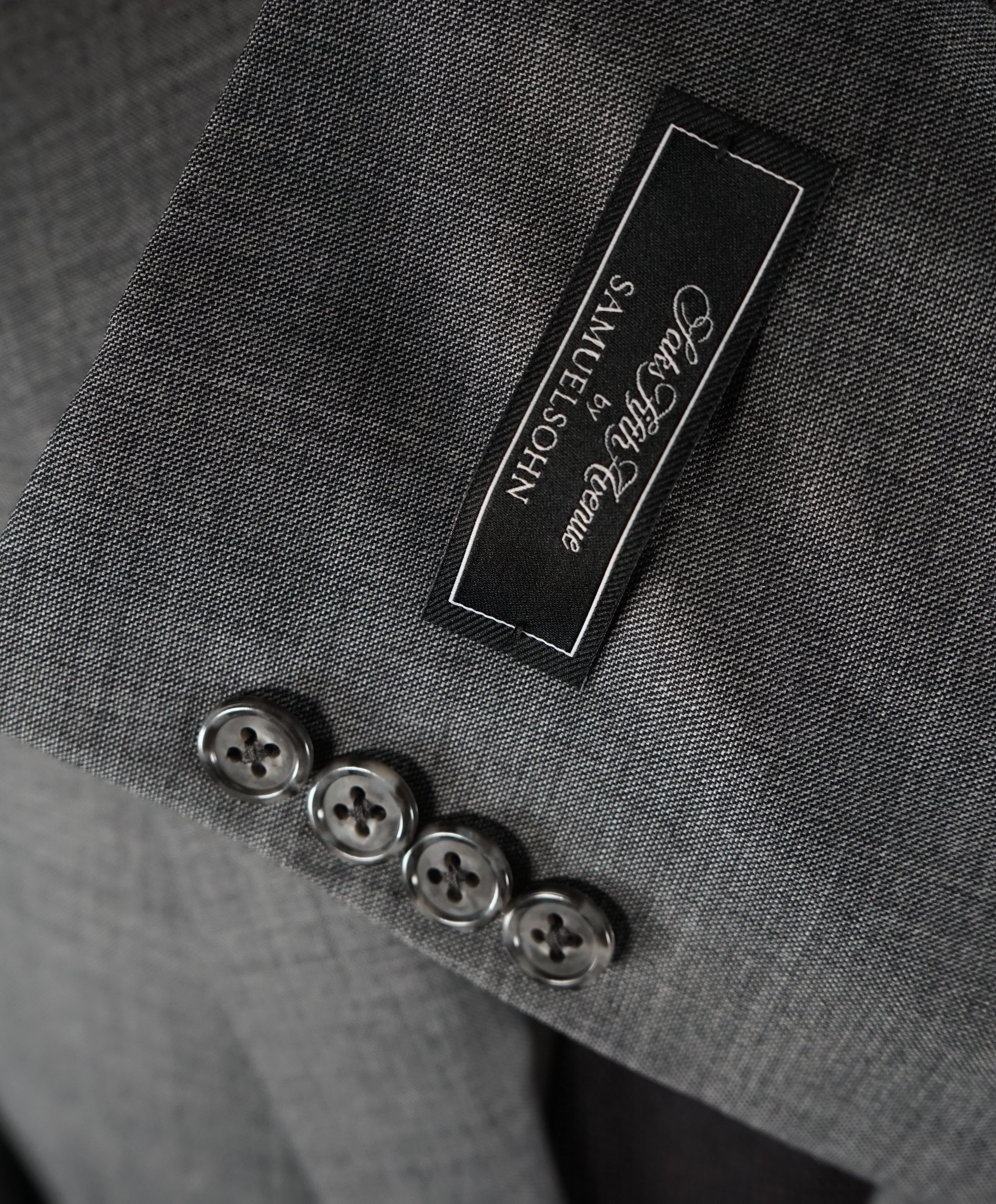 SAMUELSOHN - Super 120’s Medium Gray Textured Pattern Suit - 40R