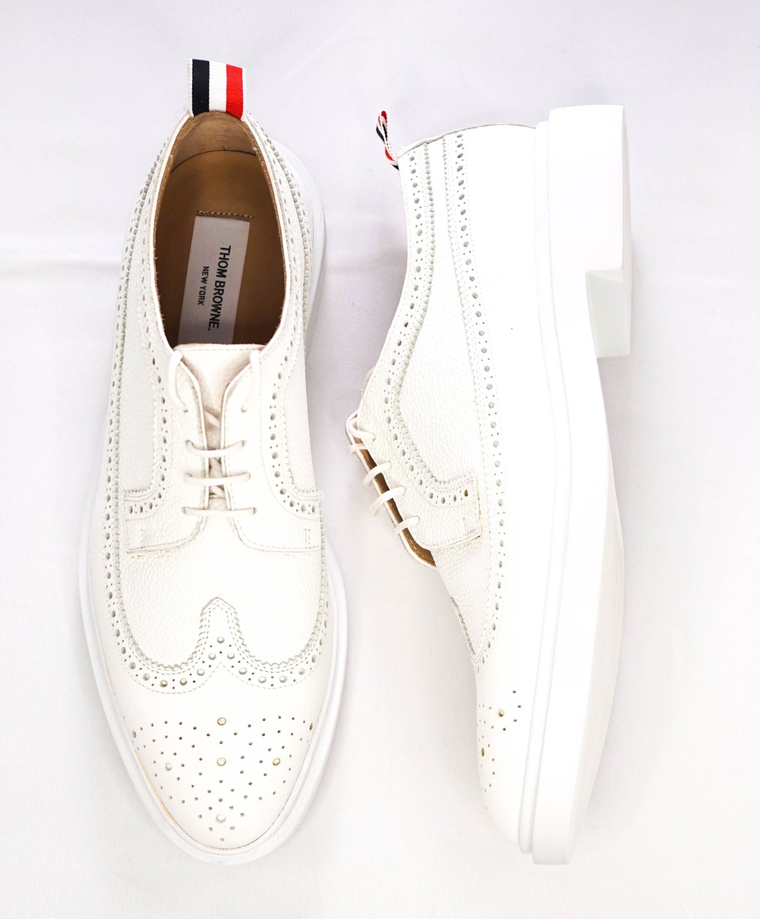 $745 Thom Browne White Textured Footwear U.S. 11 EU 44