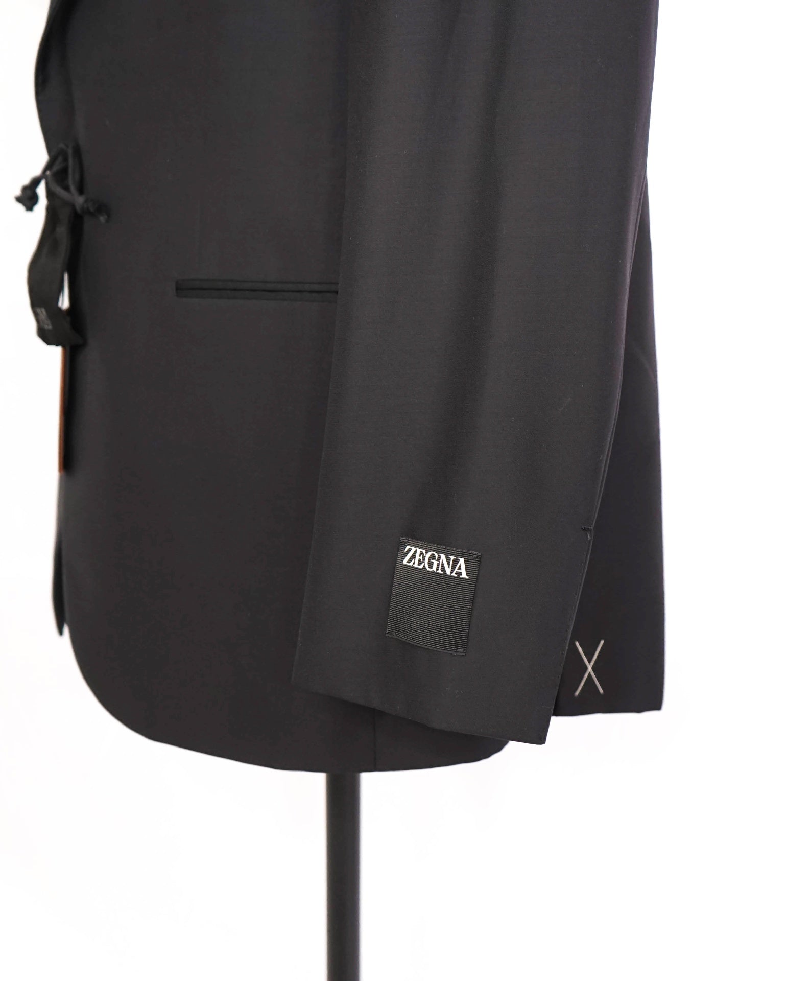 Zegna TROFEO 600 Solid Black 1-Btn Peak Lapel Dinner Jacket Blazer 46R
