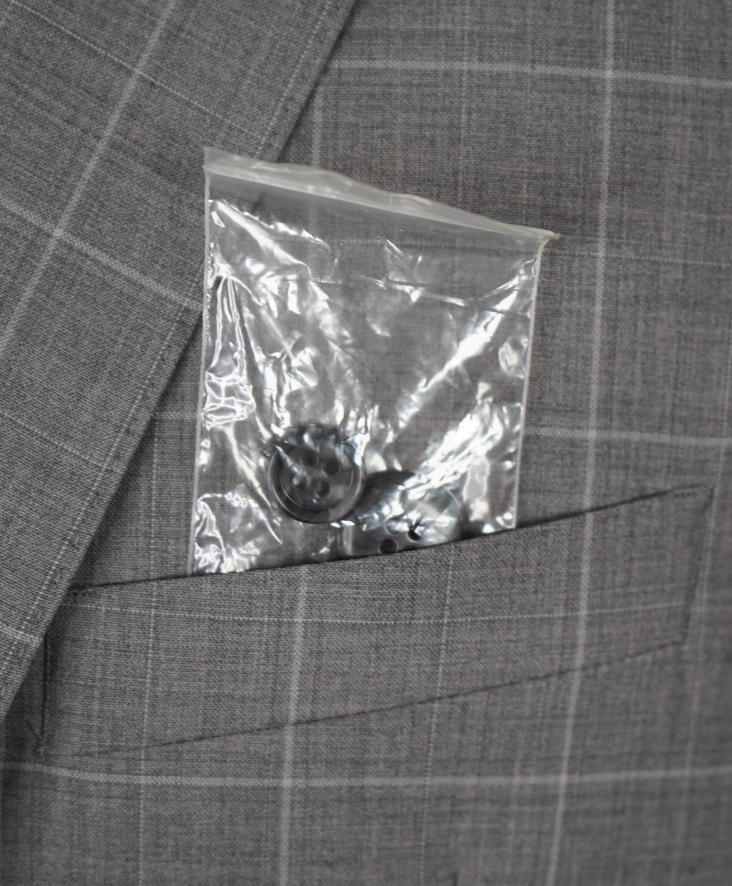 $995 Saks Fifth Avenue Light Grey Windowpane Slim fit Wool Suit 40L