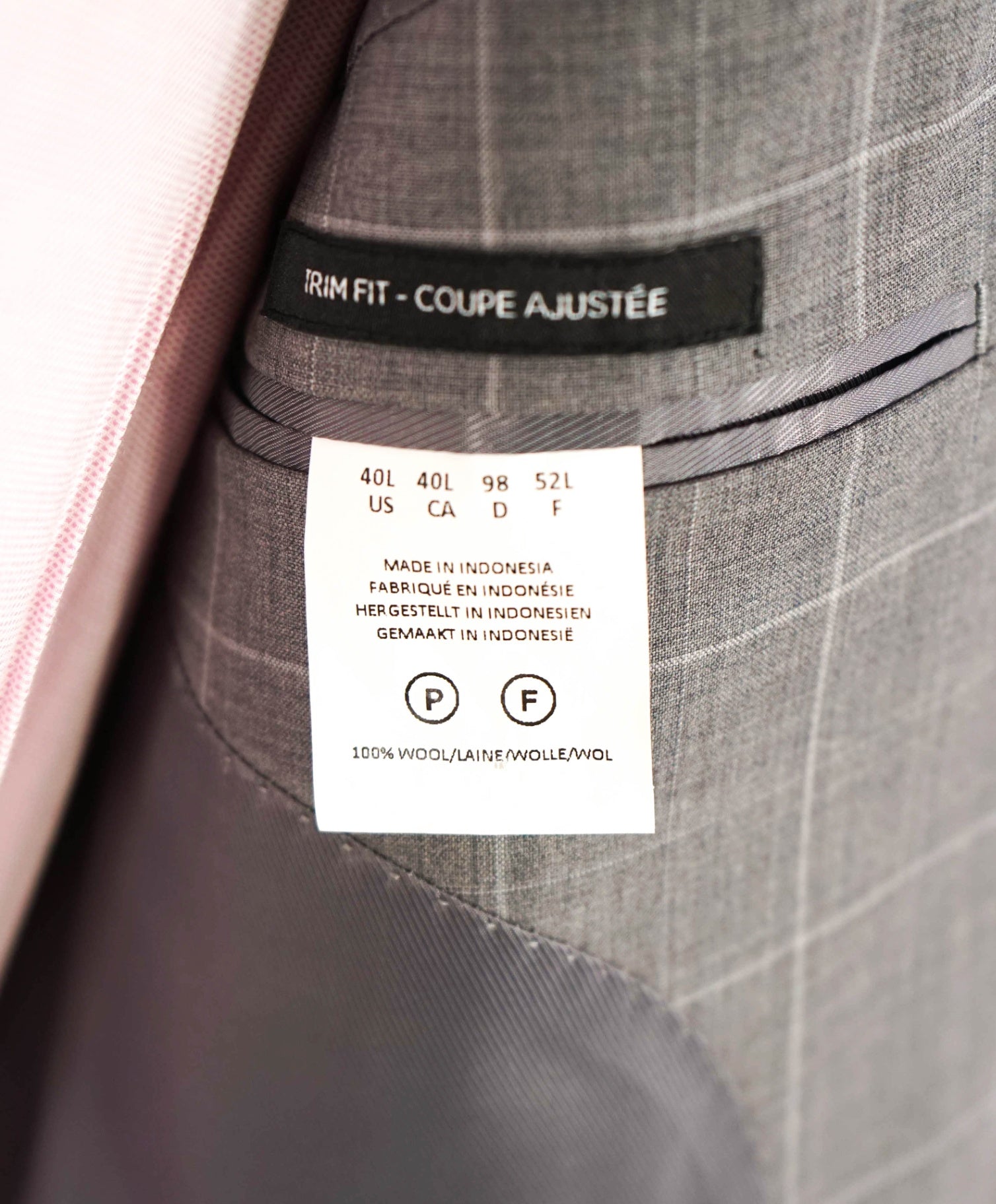 $995 Saks Fifth Avenue Light Grey Windowpane Slim fit Wool Suit 40L