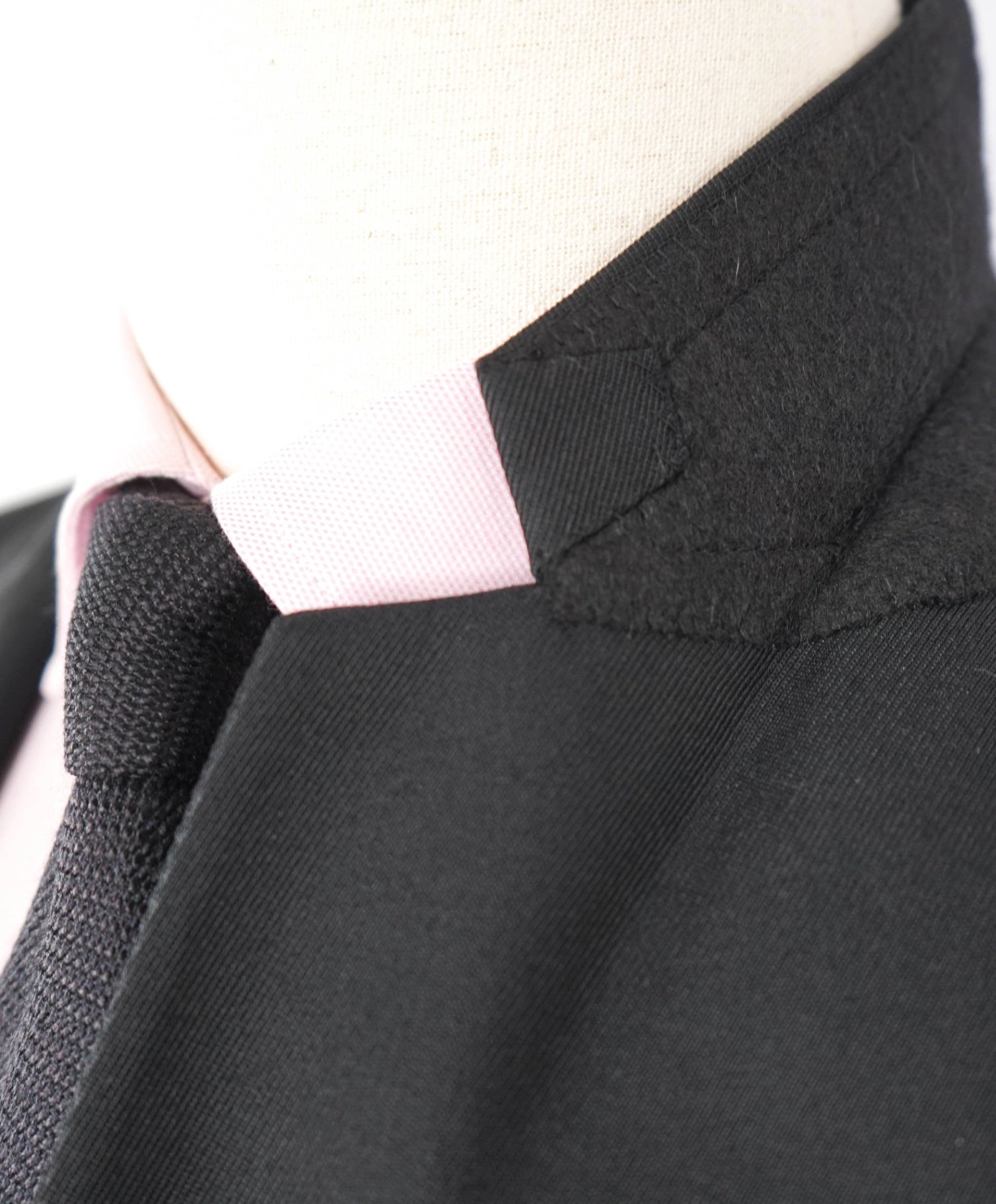 $2,495 FENDI Solid Black LOGO TAPE Blazer 42