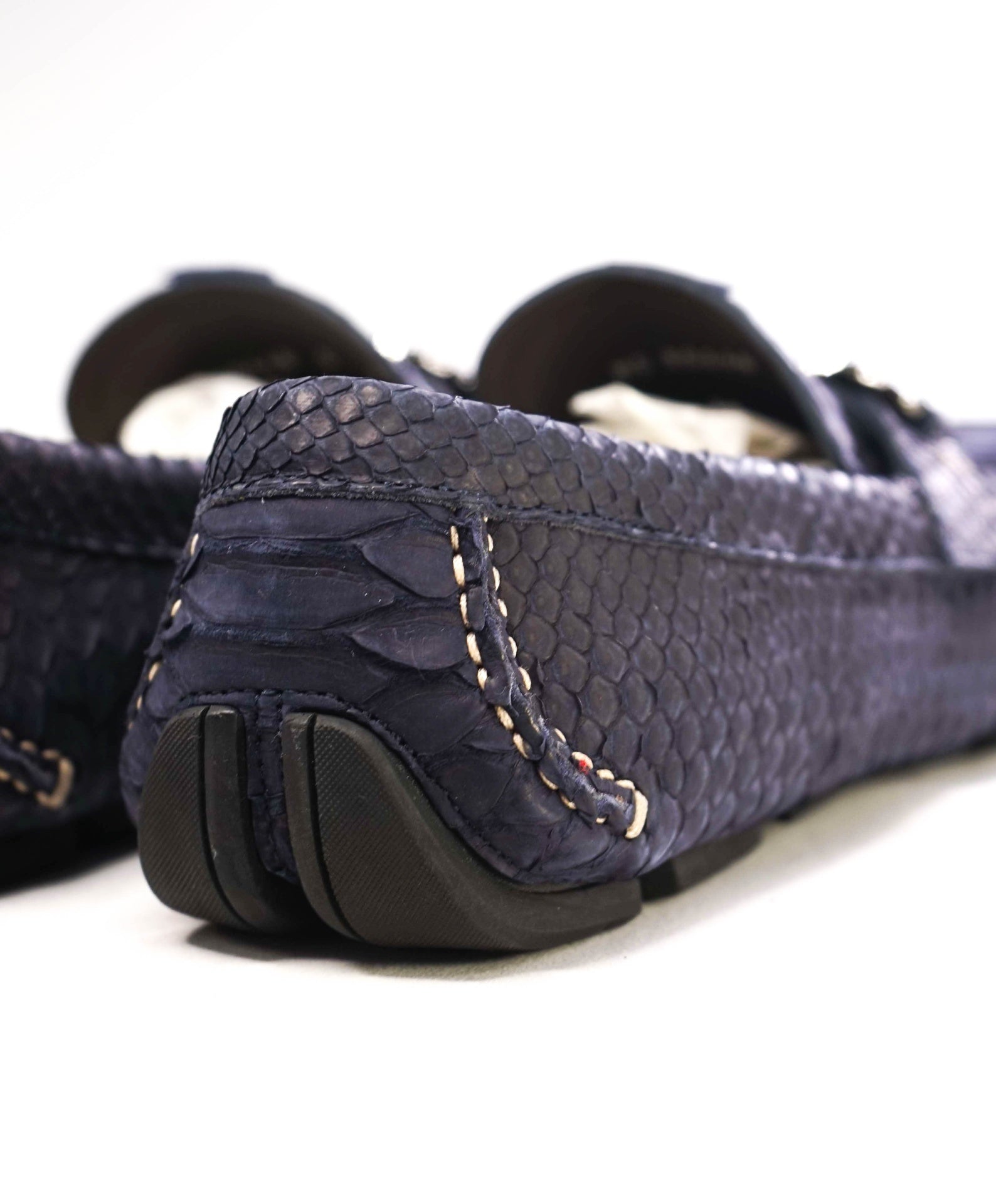 $2,200 Salvatore Ferragamo Navy Parigi Python Skin Footwear 9 D