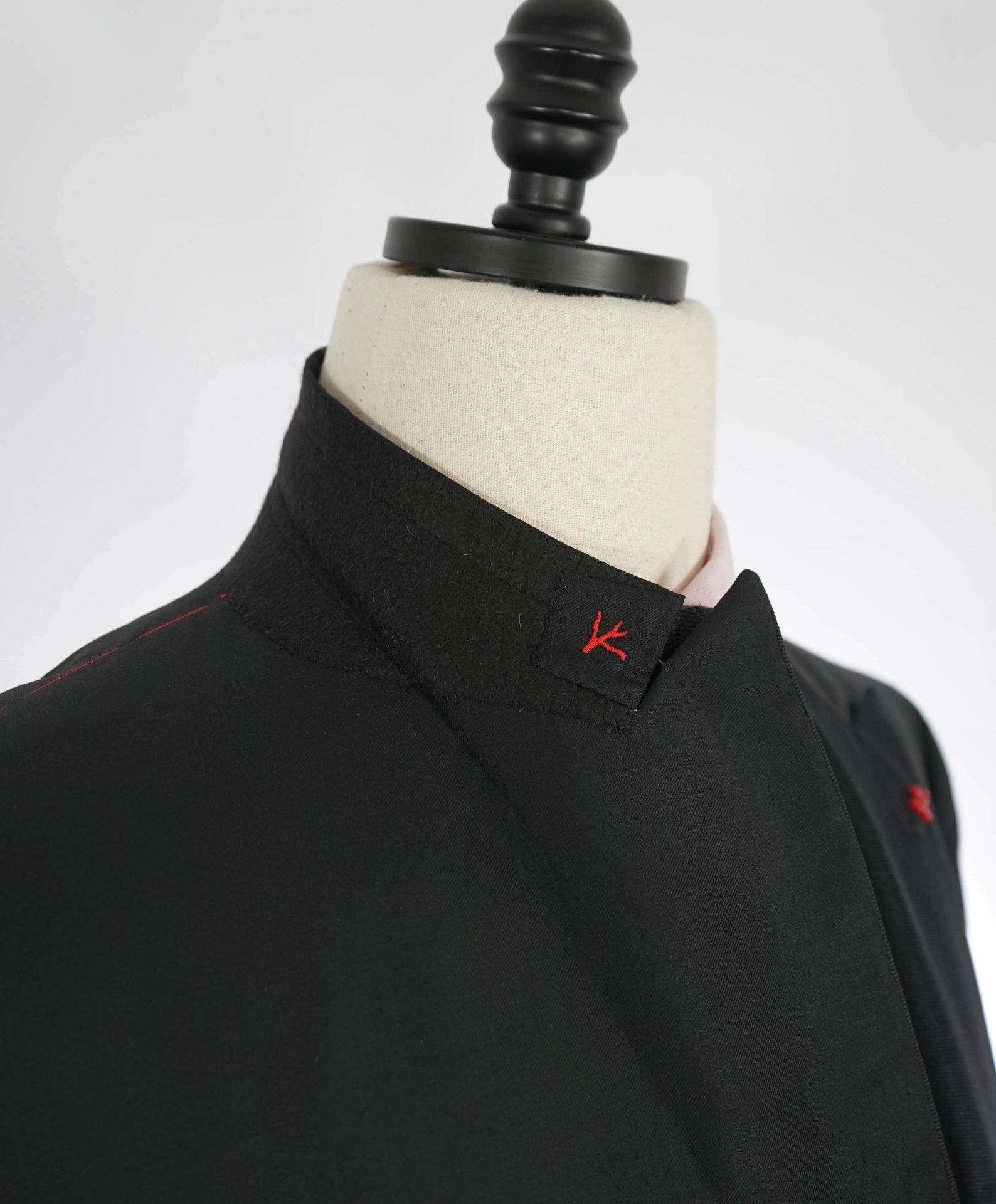 $4,595 ISAIA - "AQUASPIDER" Satin PEAK LAPEL Black Wool Tuxedo 48R