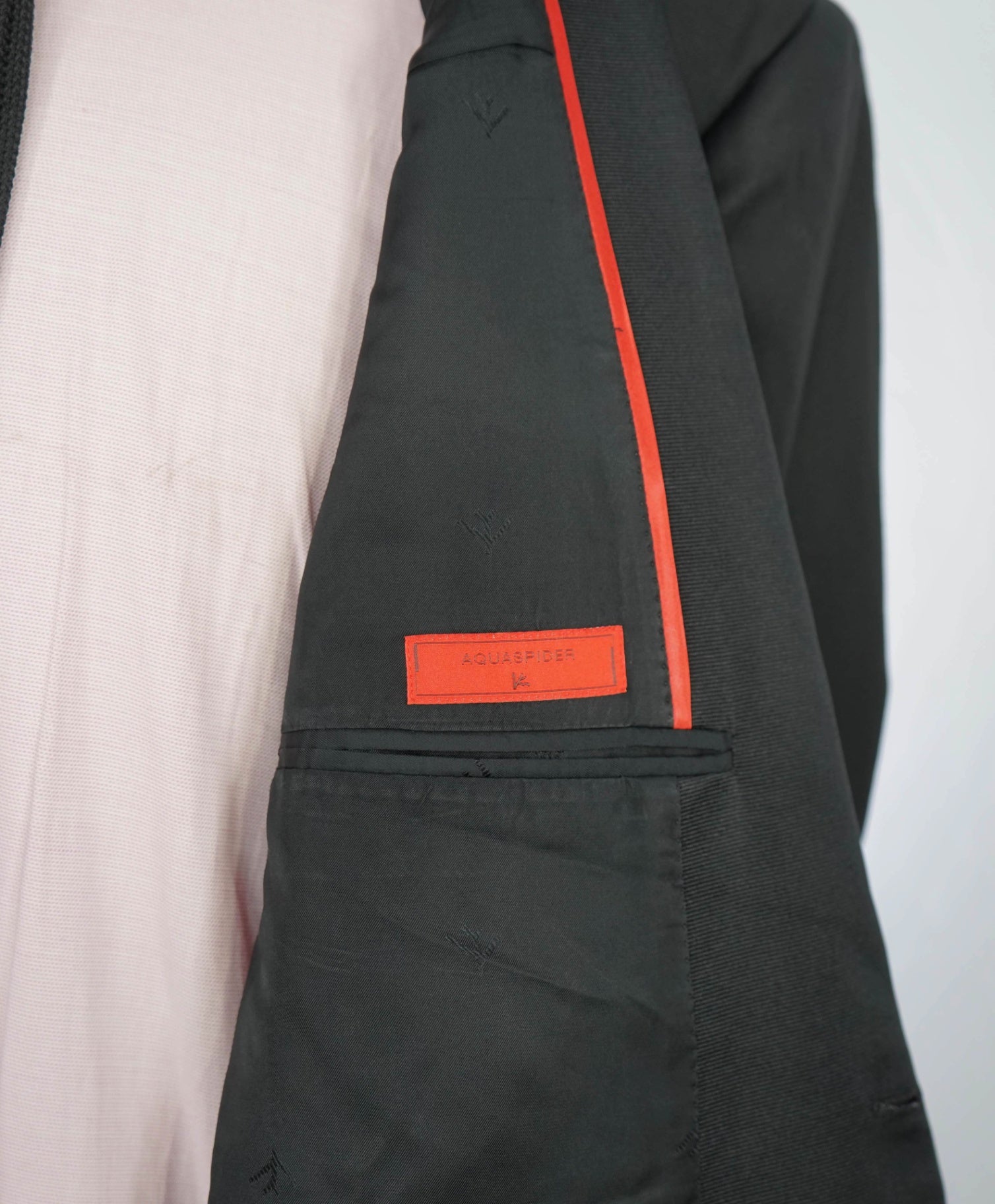 $4,595 ISAIA - "AQUASPIDER" Satin PEAK LAPEL Black Wool Tuxedo 48R