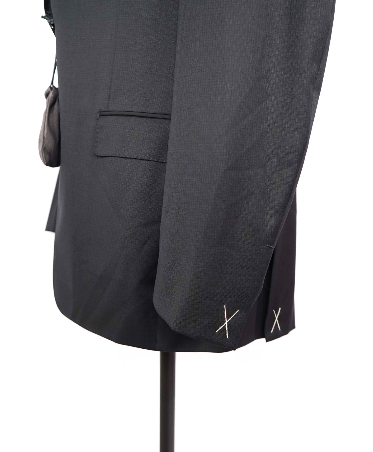 $4,950 ERMENEGILDO ZEGNA "Multiseason" Black Micro Wool Suit 46R