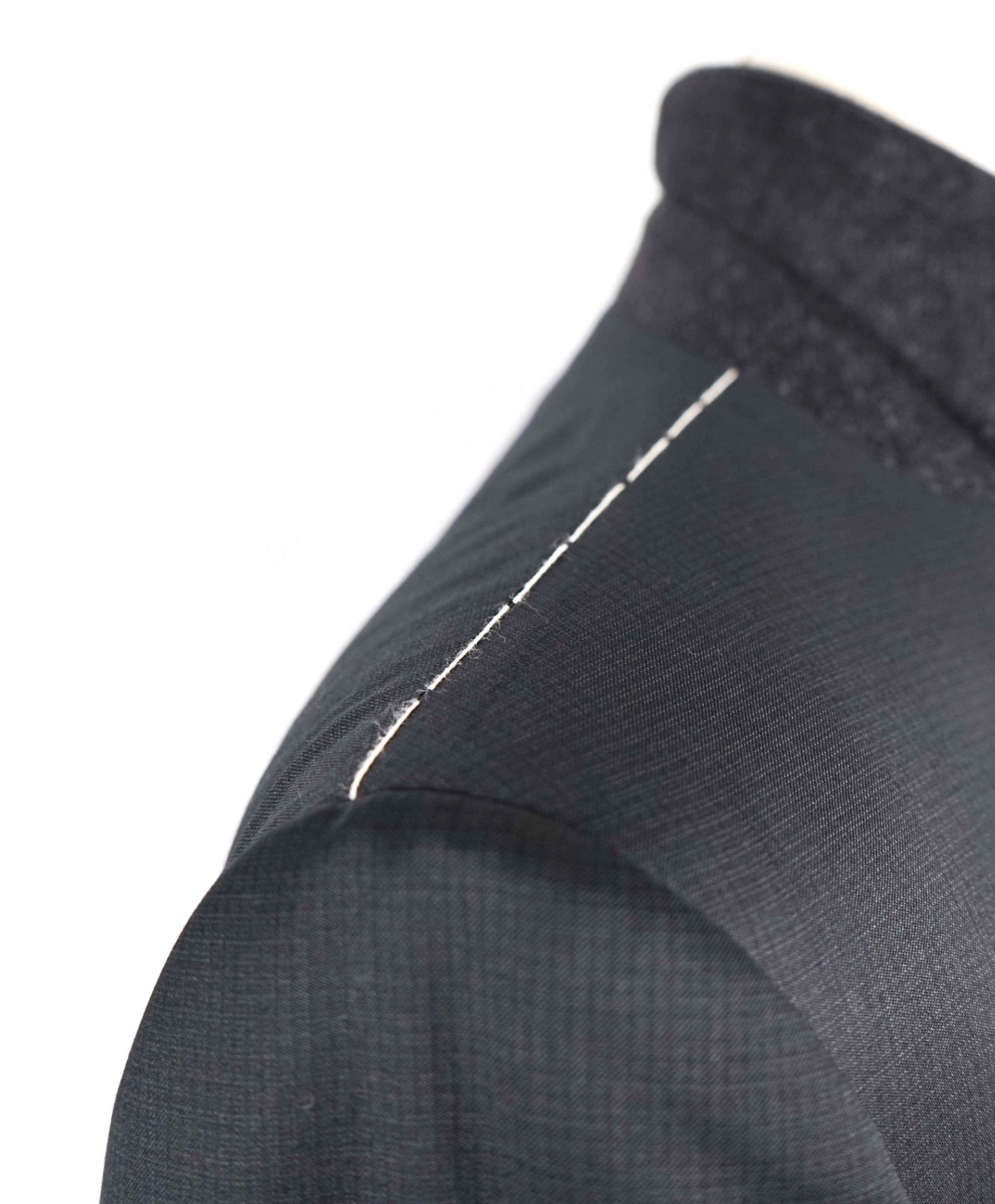 $4,950 ERMENEGILDO ZEGNA "Multiseason" Black Micro Wool Suit 46R