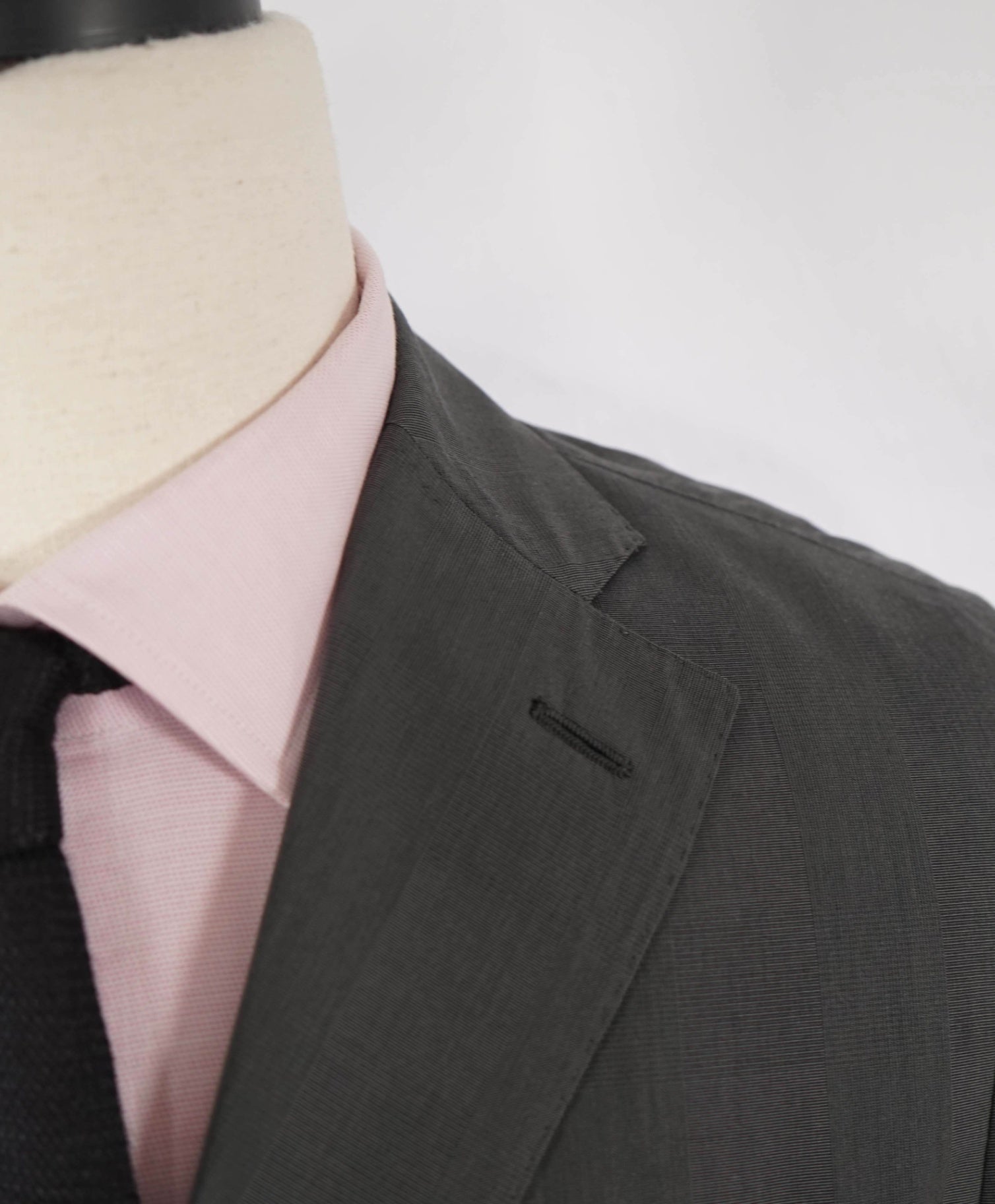 $2,000 Caruso Grey Plaid COTTON/SILK 2/3-Btn Roll Lapel Suit 38R