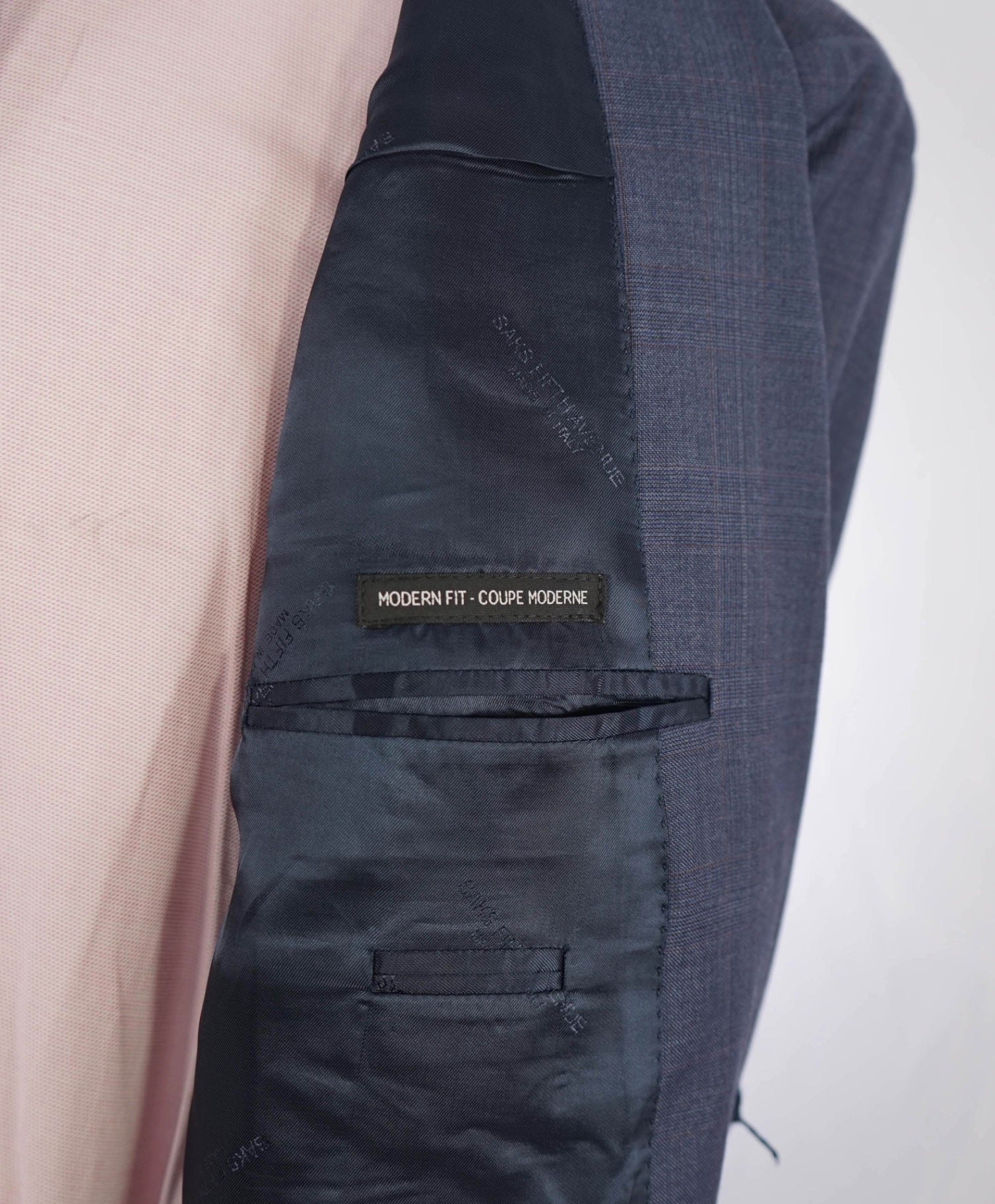 ERMENEGILDO ZEGNA - By SAKS 5TH AVE "Modern" Blue Suit 42R