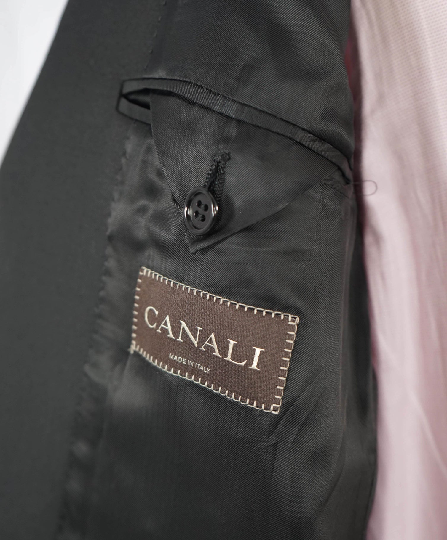 $1,895 CANALI Solid Black 2-Btn Notch Lapel Wool Suit 36S