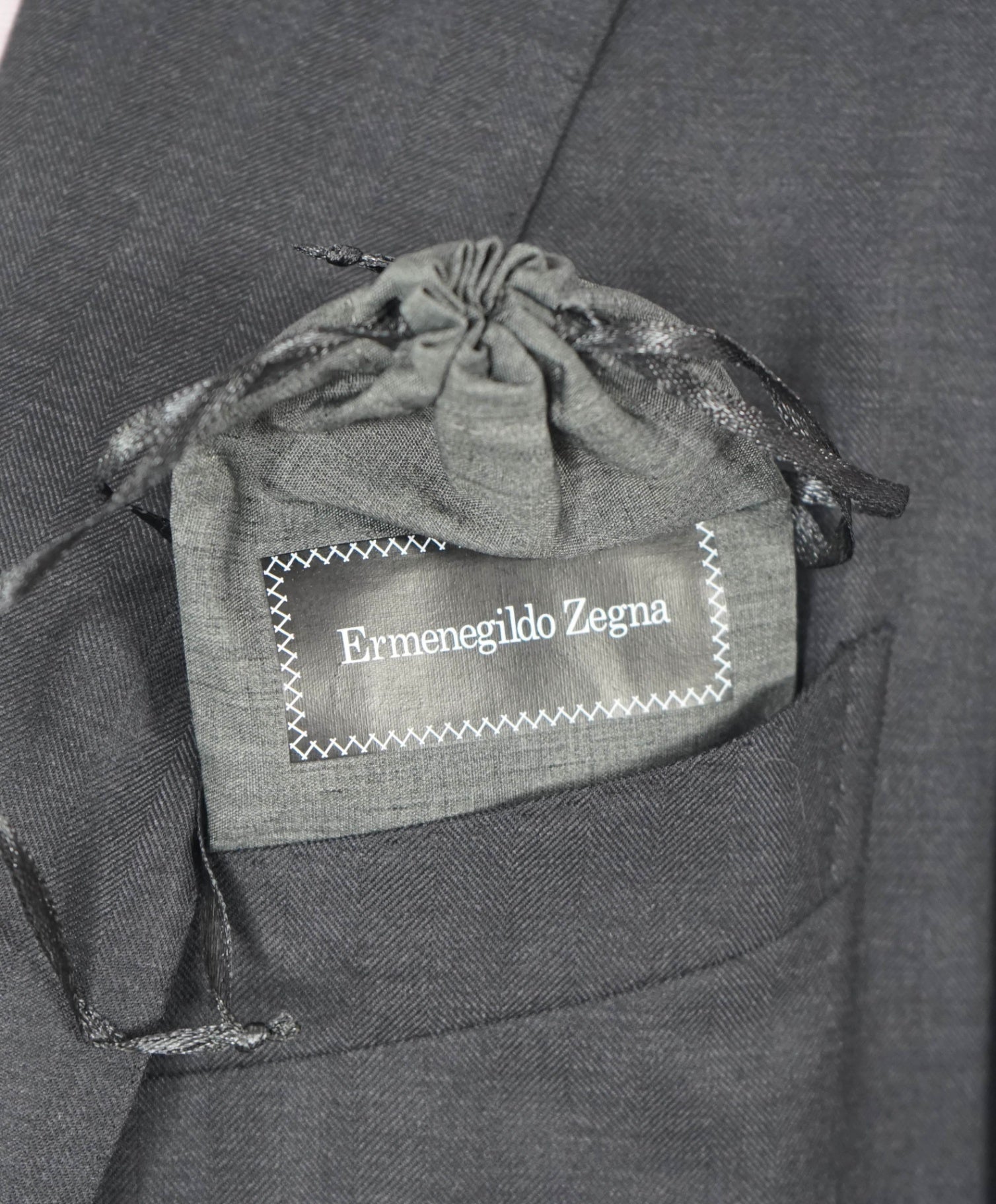 $3,290 ZEGNA-“HIGH PERFORMANCE” Gray Herringbone Blazer- 40R
