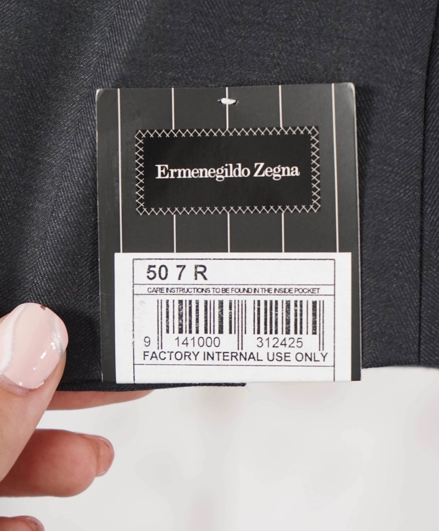 $3,290 ZEGNA-“HIGH PERFORMANCE” Gray Herringbone Blazer- 40R