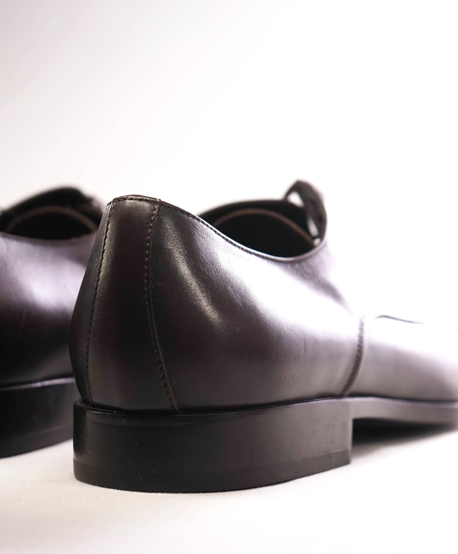 $850 FERRAGAMO - Dark Brown Brogue Leather Derbies - 11 E