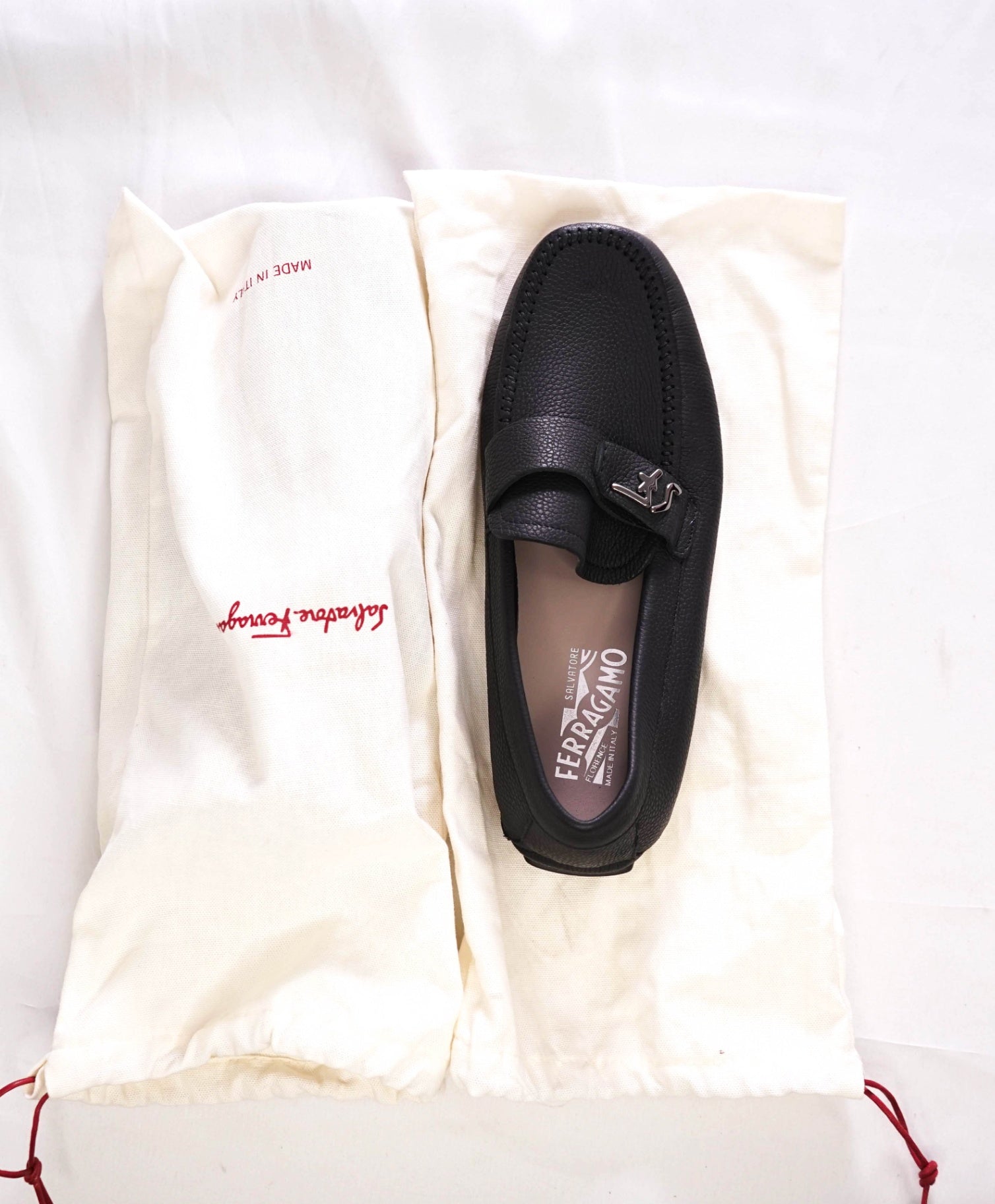 $850 SALVATORE FERRAGAMO - Black Pebbled Driving Loafers - 8 3E