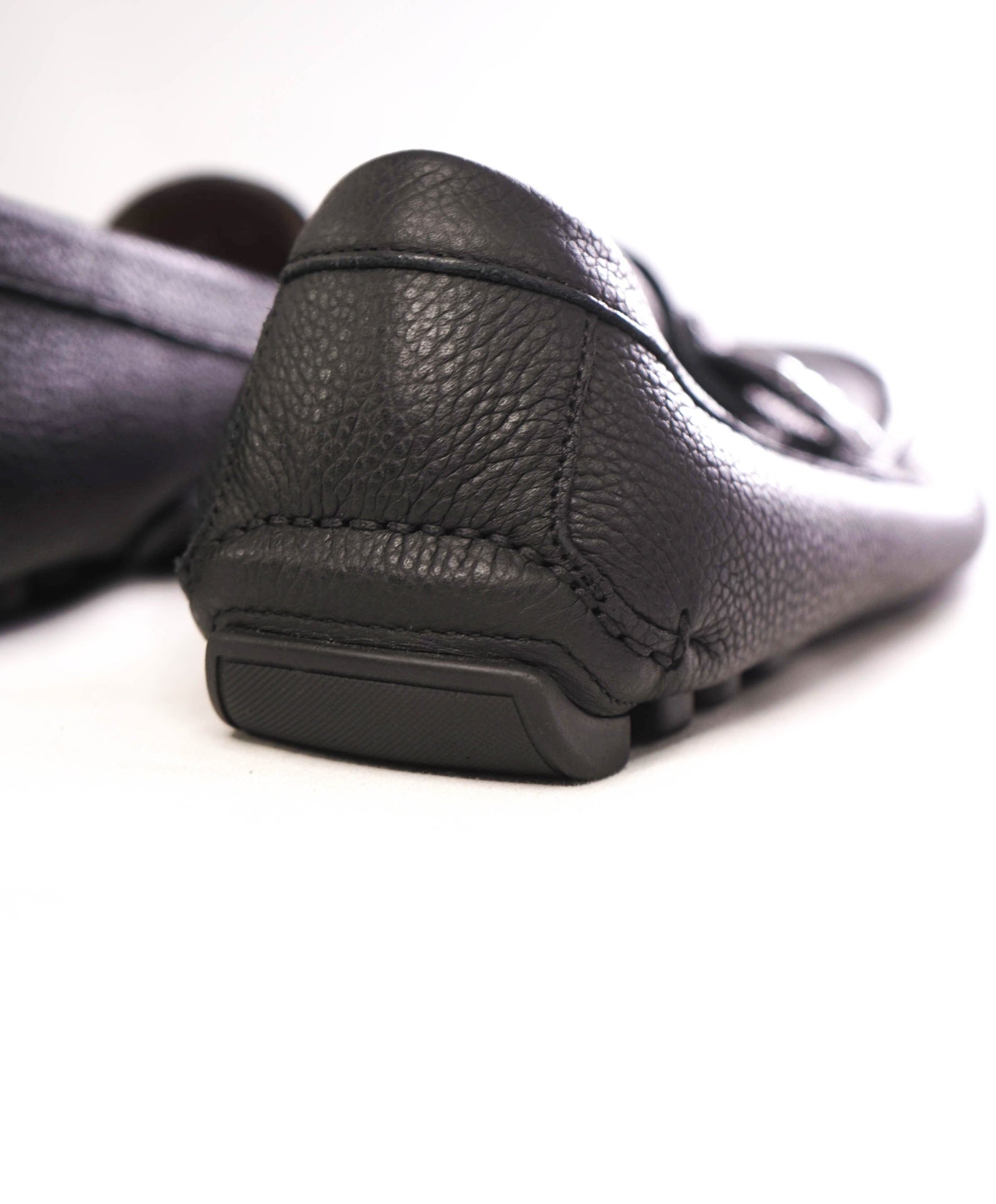 $850 SALVATORE FERRAGAMO - Black Pebbled Driving Loafers - 8 3E