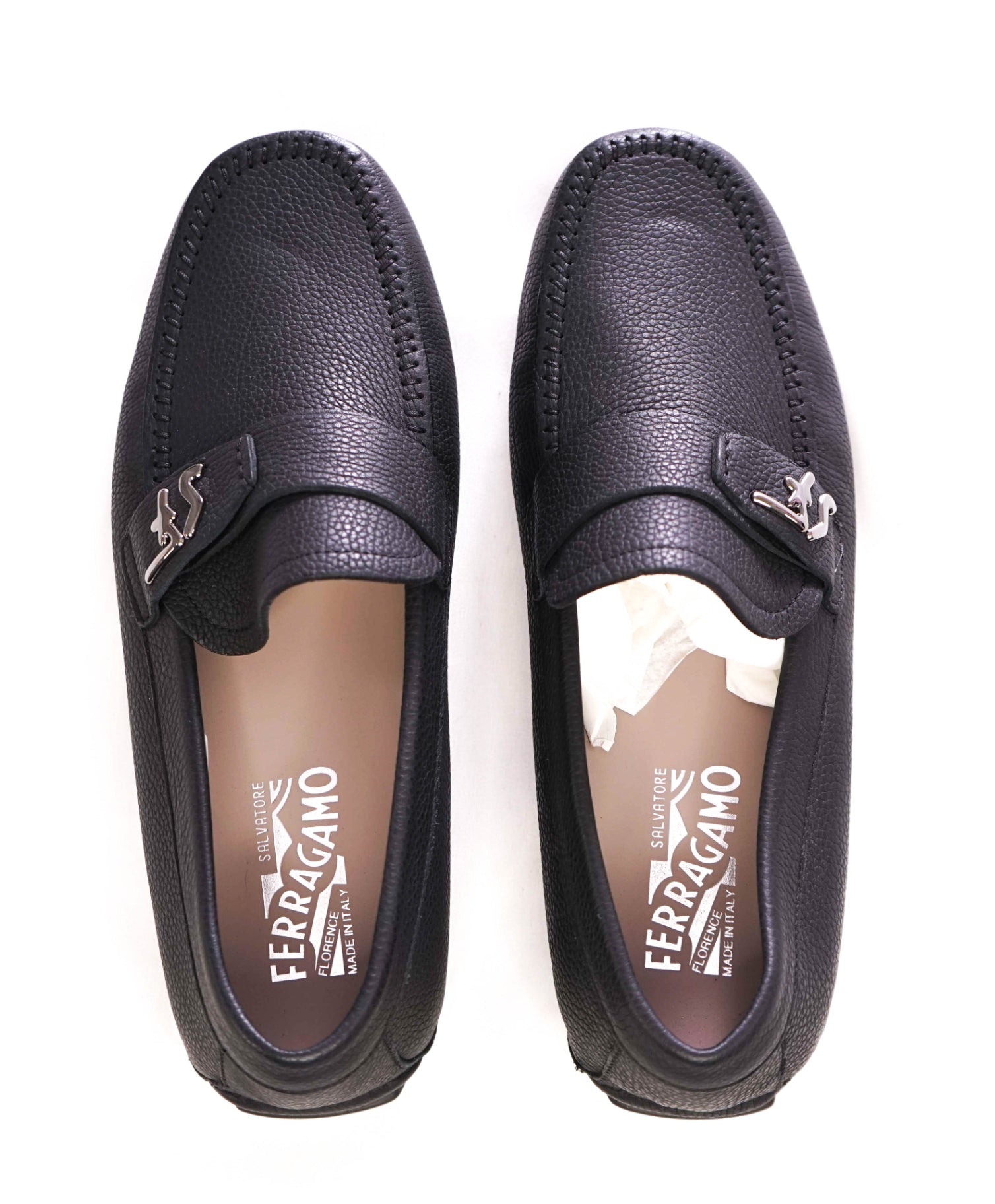 $850 SALVATORE FERRAGAMO - Black Pebbled Driving Loafers - 8 3E