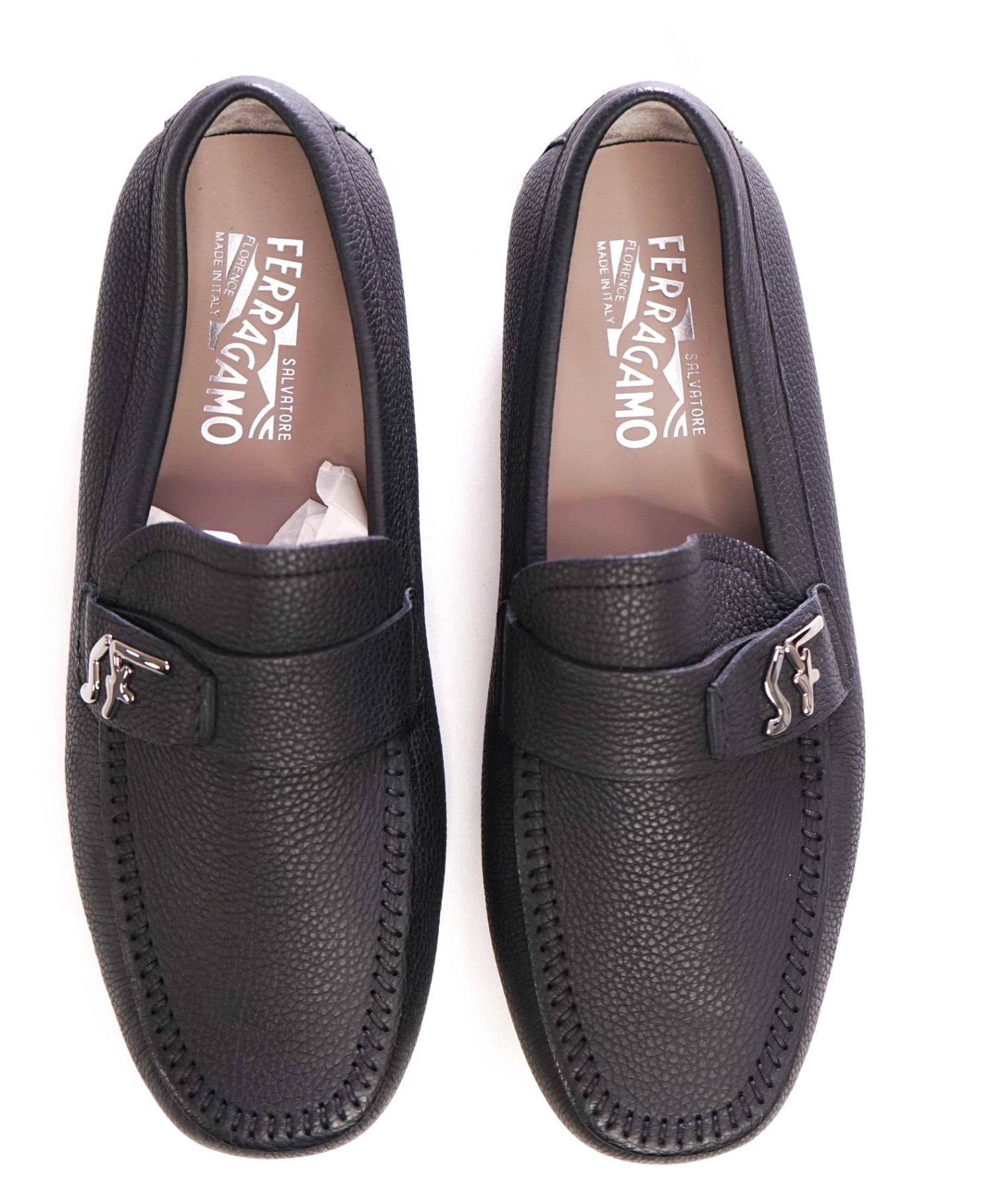$850 SALVATORE FERRAGAMO - Black Pebbled Driving Loafers - 8 3E