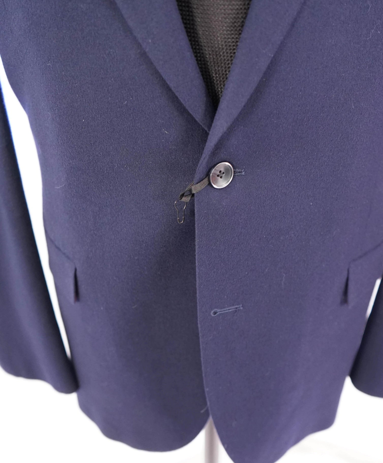 $1,298 SAKS 5TH AVE / LORO PIANA- 100% Cashmere Navy Blazer- 46R