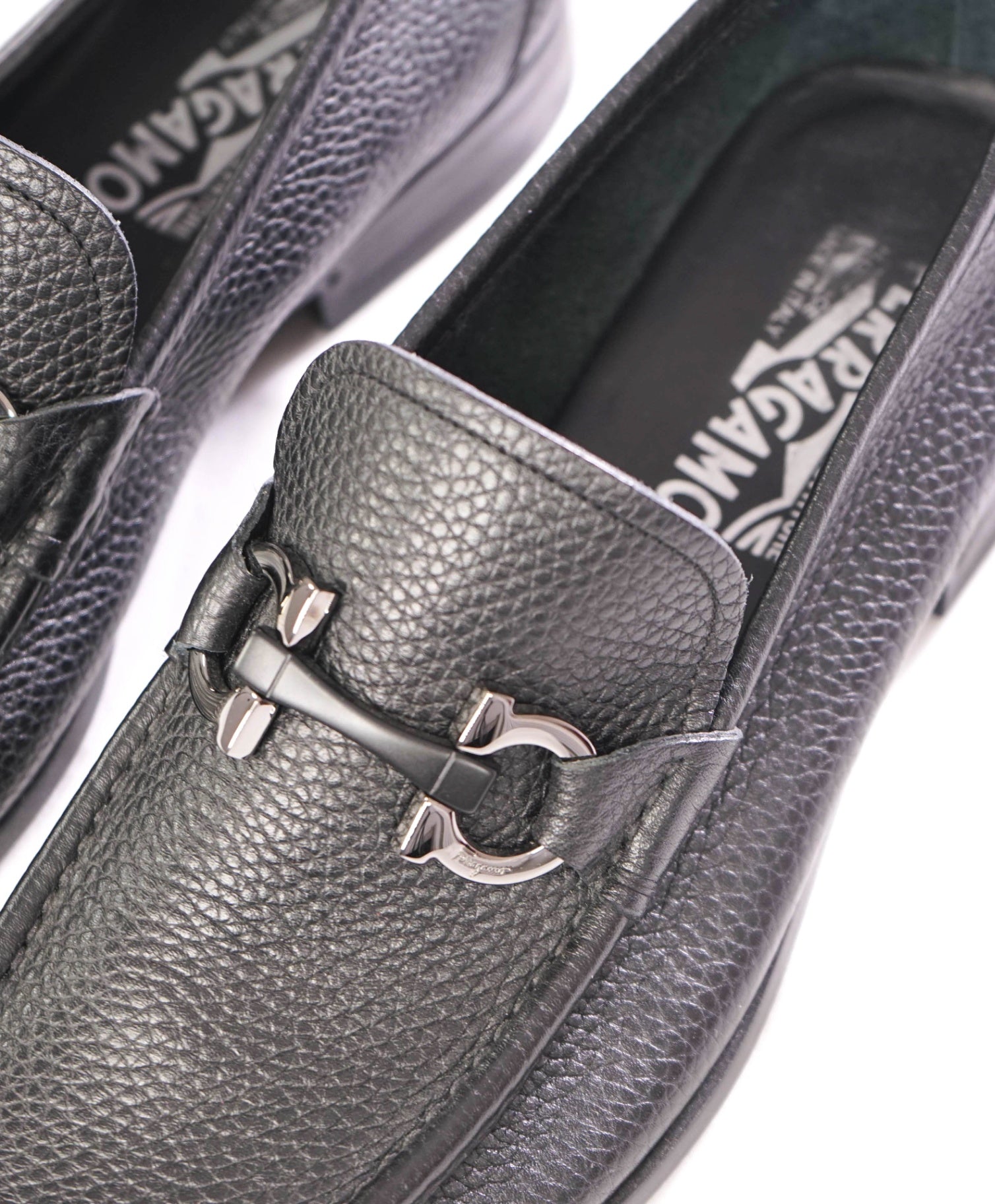 $850 FERRAGAMO - Black "Grandioso" Leather Loafers - 8.5 D