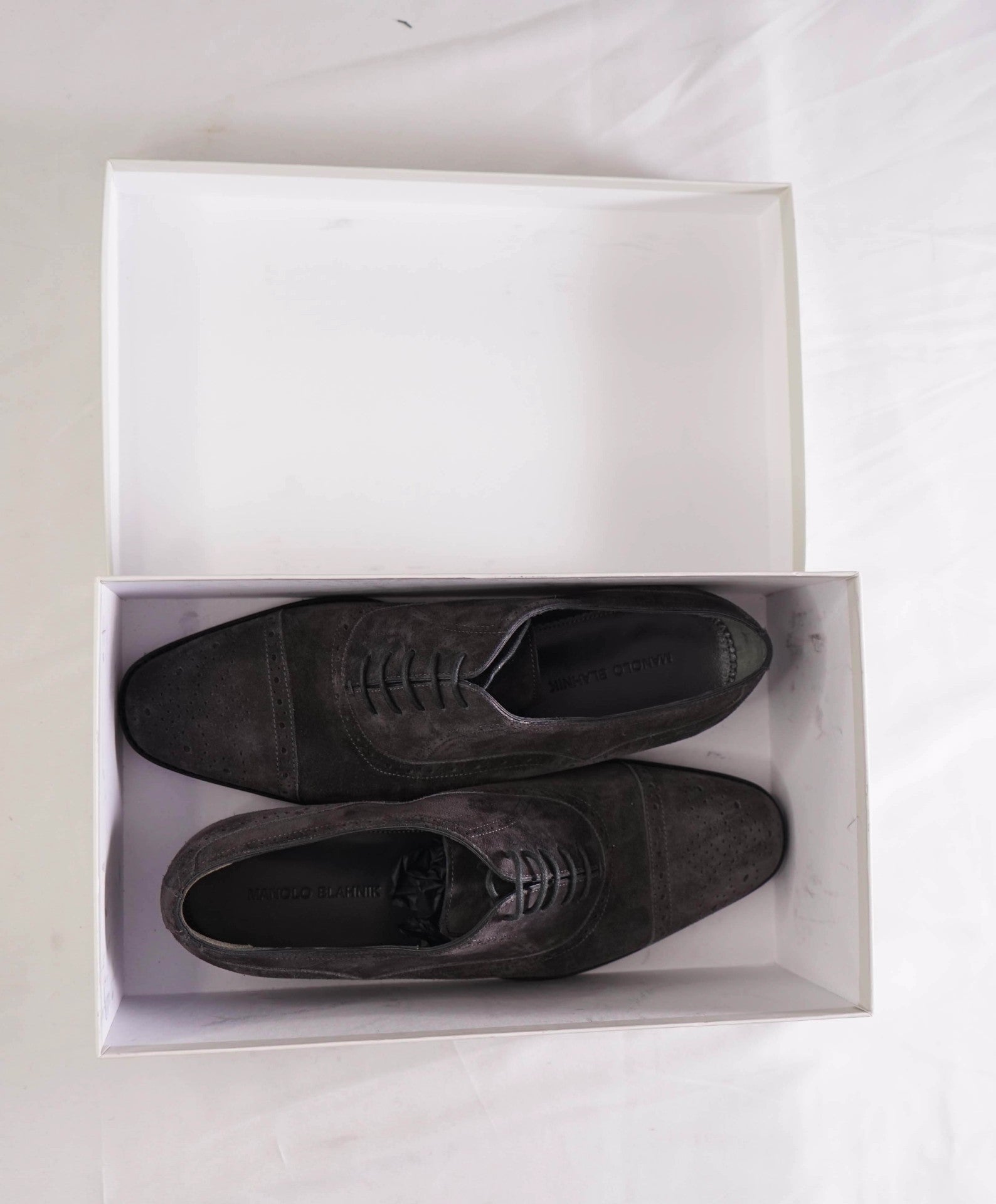 $995 MANOLO BLAHNIK - *WITNEY* Gray Oxfords Suede - 9US (8UK)