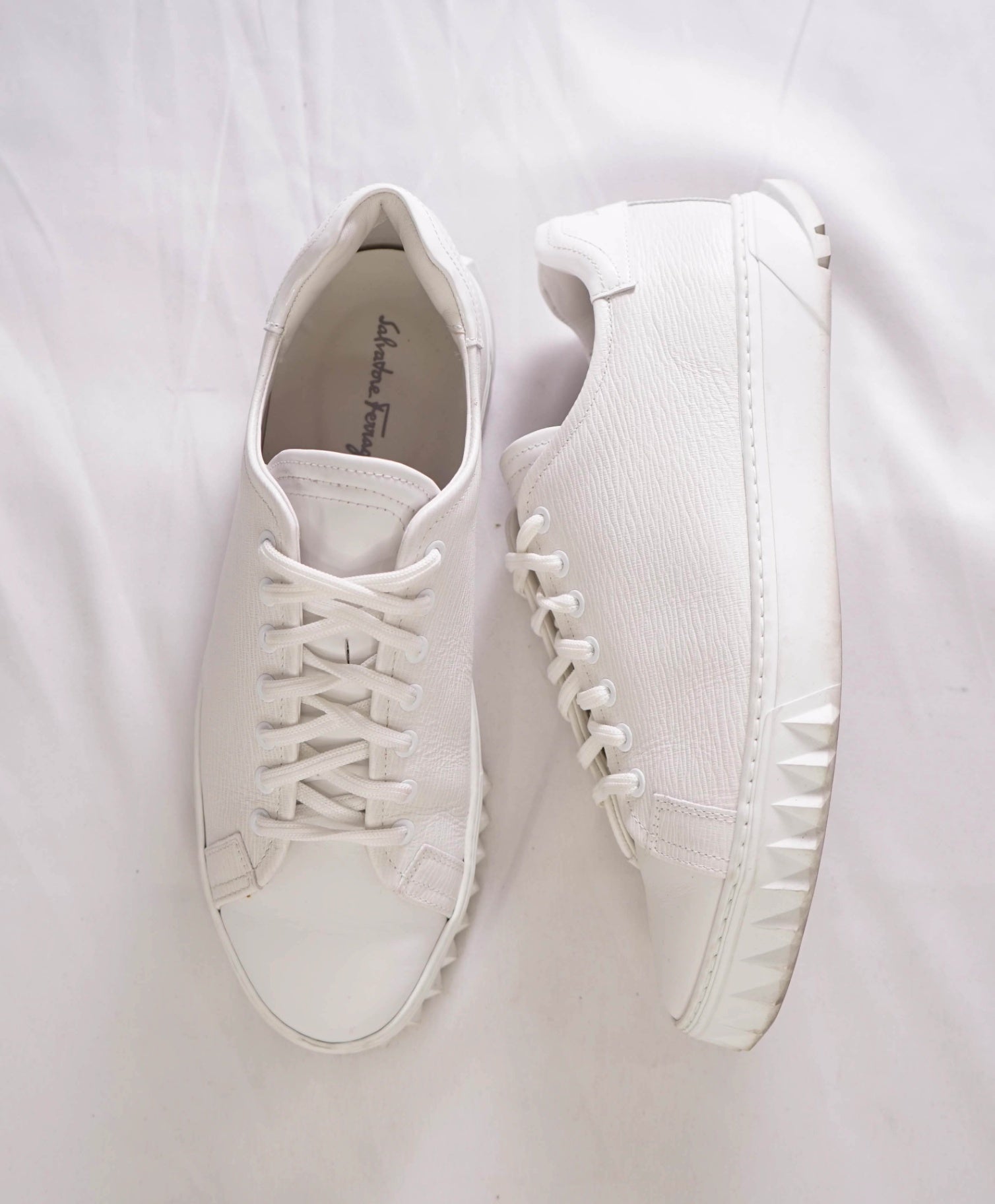 $750 FERRAGAMO - White Sneakers Textured Leather - 9 M