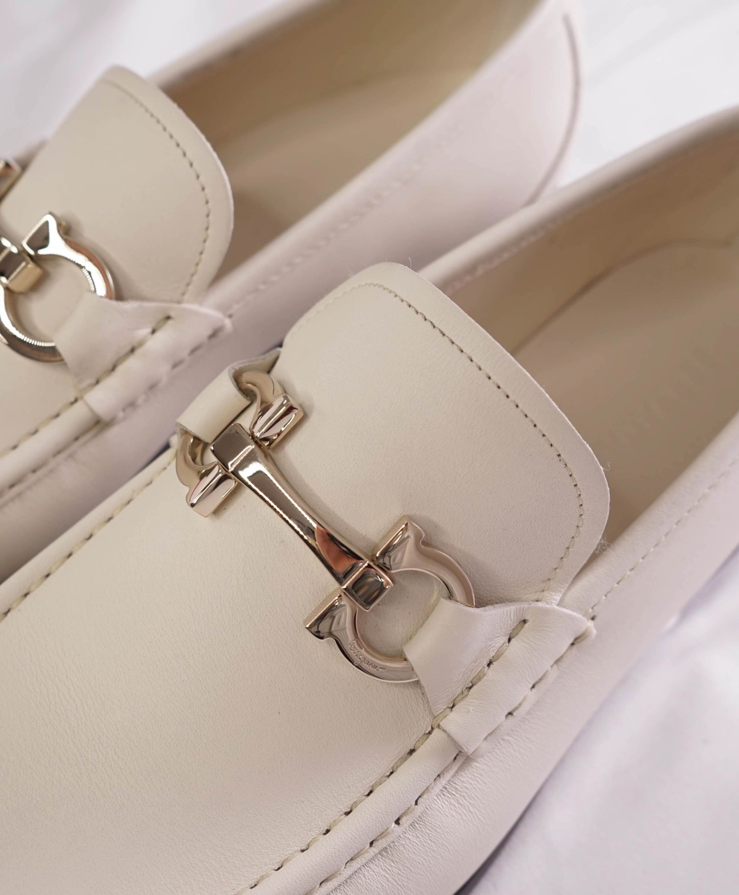 $850 FERRAGAMO - White "GRANDIOSO" Loafers Leather - 9.5 E
