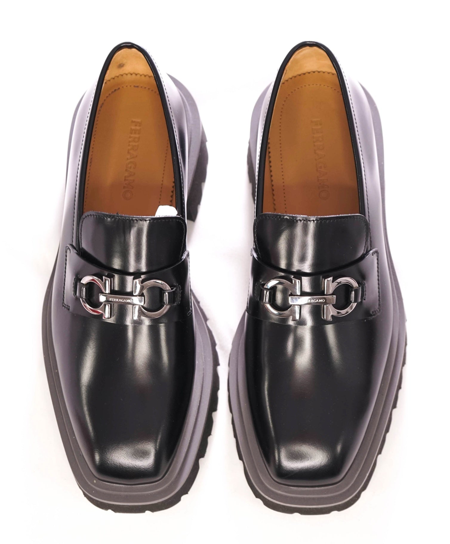 $930 FERRAGAMO - Black "FROST" Lug Sole Loafers Leather - 9 EE