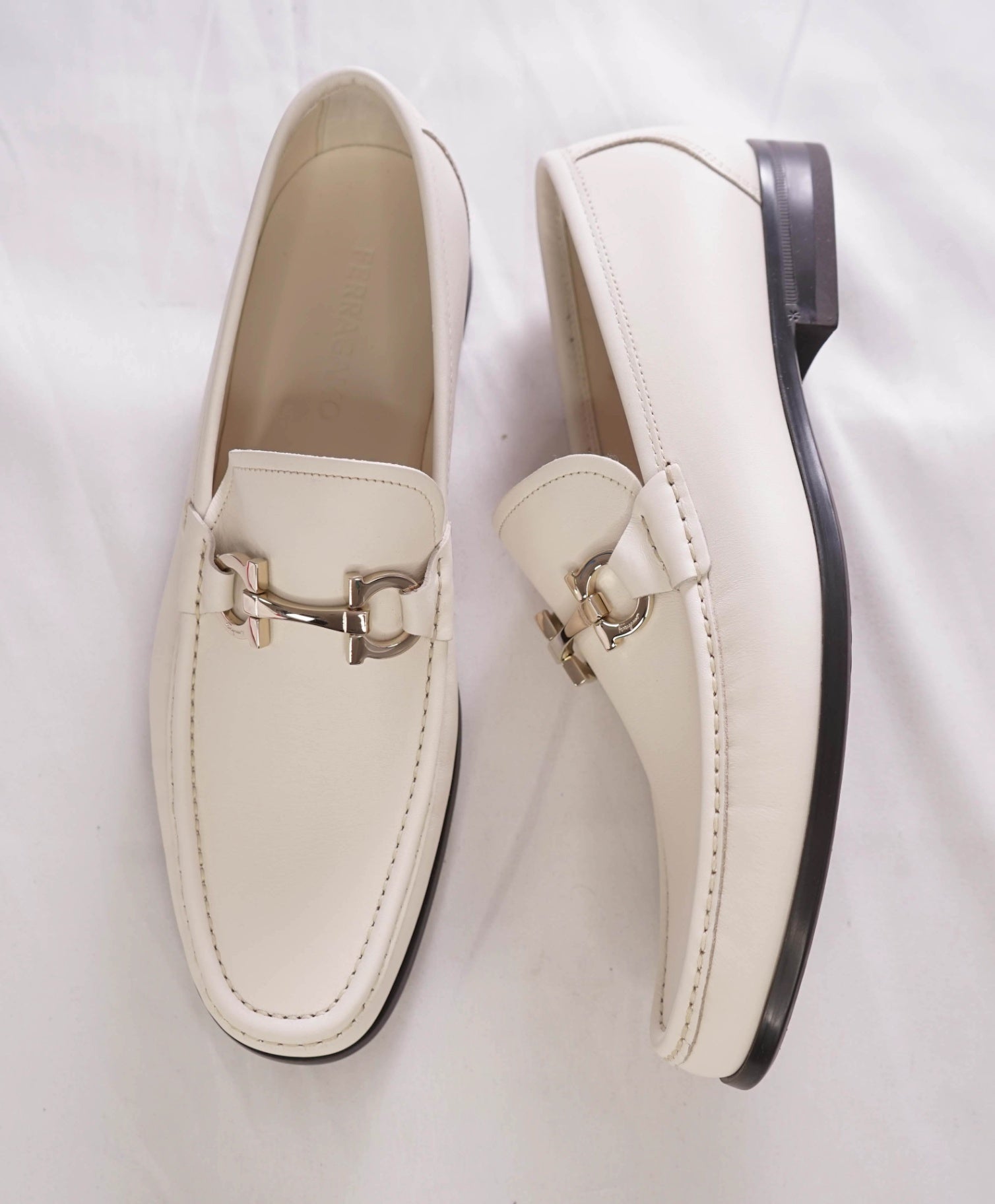 $850 FERRAGAMO - White "GRANDIOSO" Loafers Leather - 9.5 E