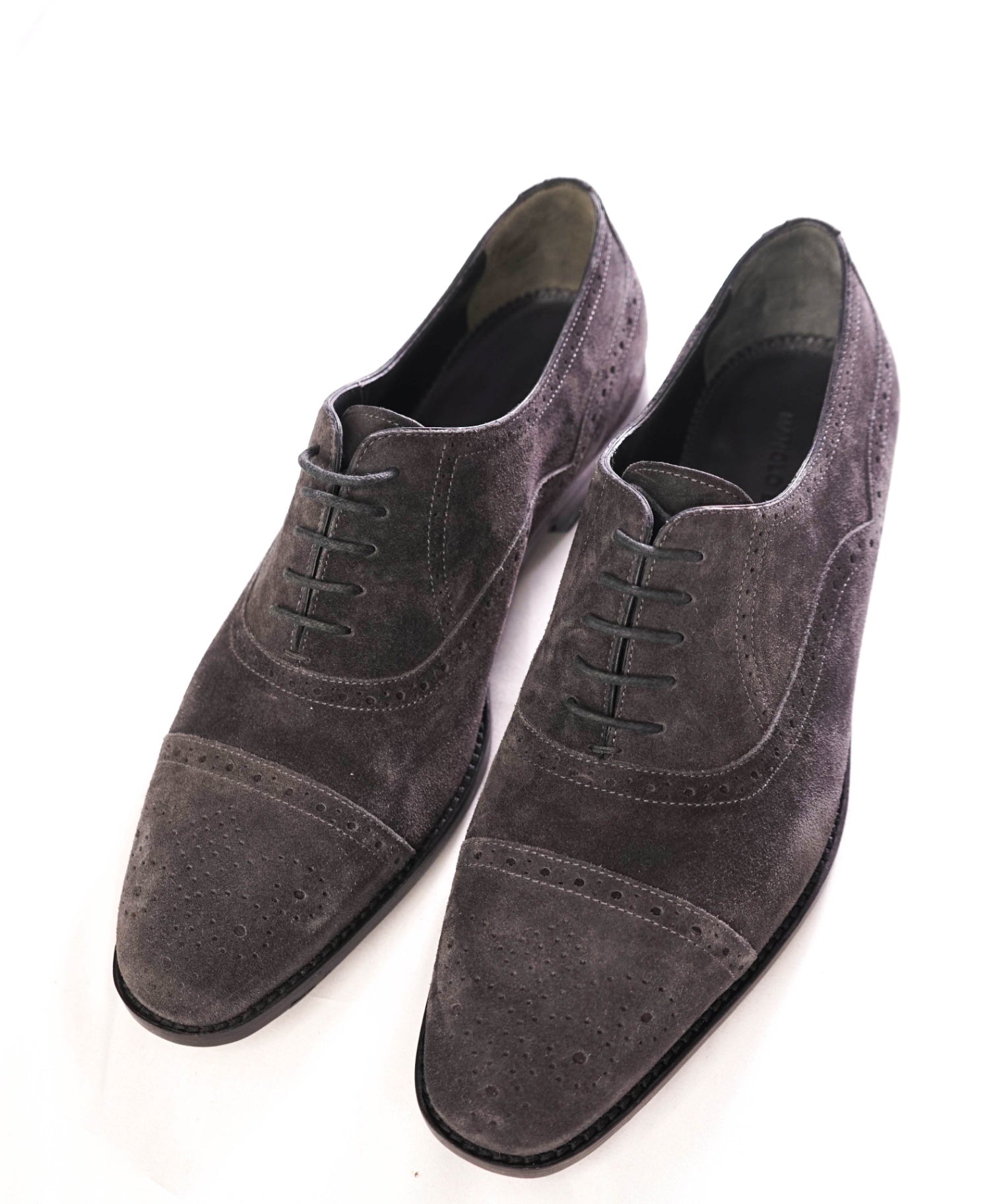 $995 MANOLO BLAHNIK - *WITNEY* Gray Oxfords Suede - 9US (8UK)