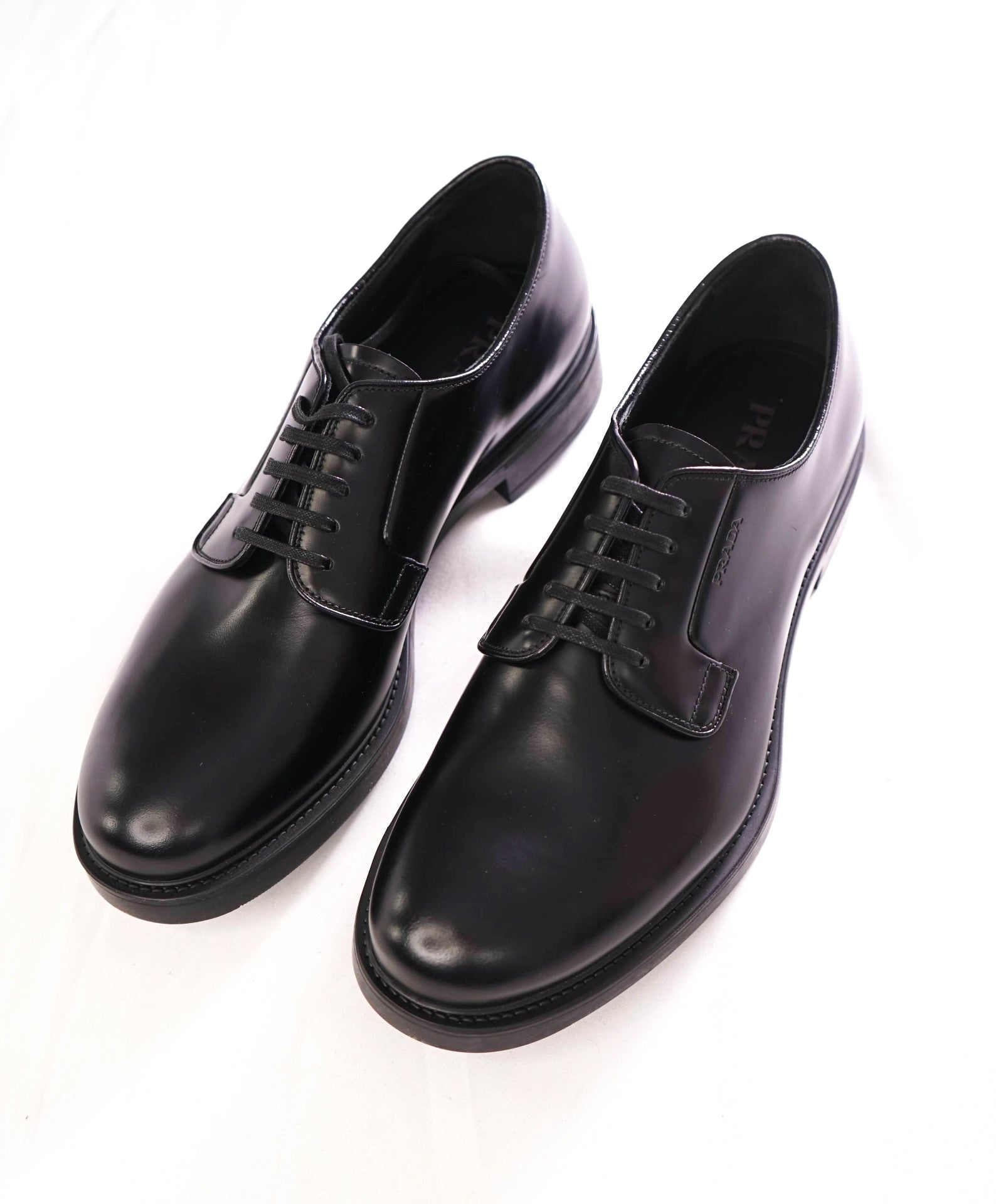 $1,150 PRADA - Black Brushed Leather Derby Lace-Ups - US 9 (UK8)