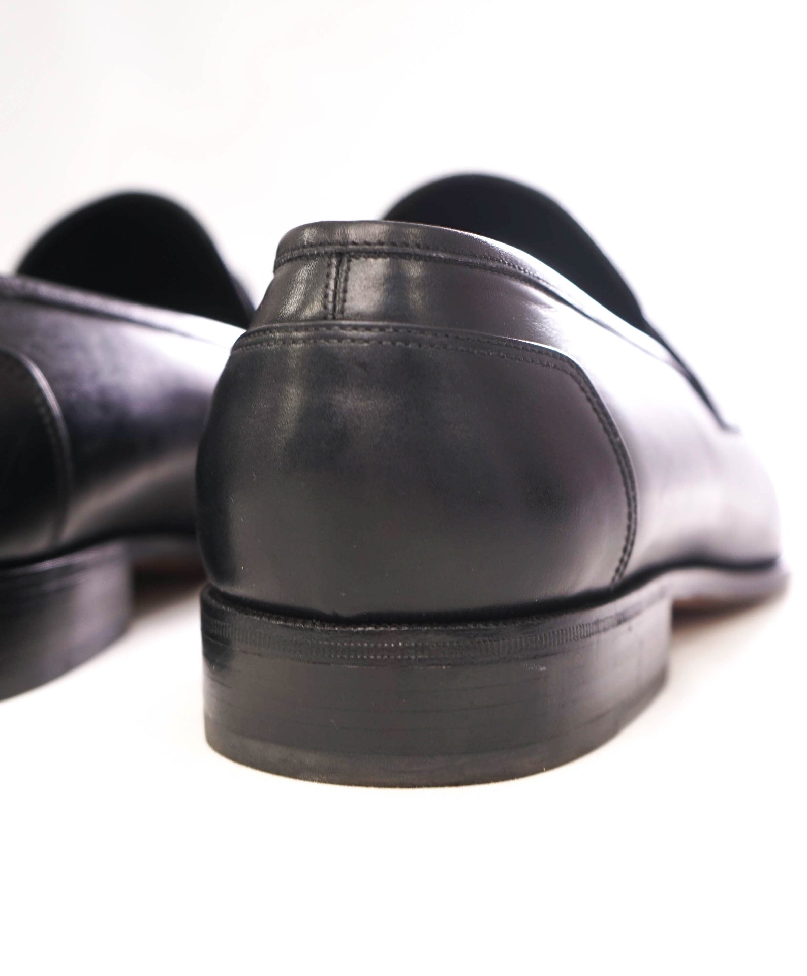 $850 SALVATORE FERRAGAMO - "Lionel" Black Penny Loafers - 11 3E