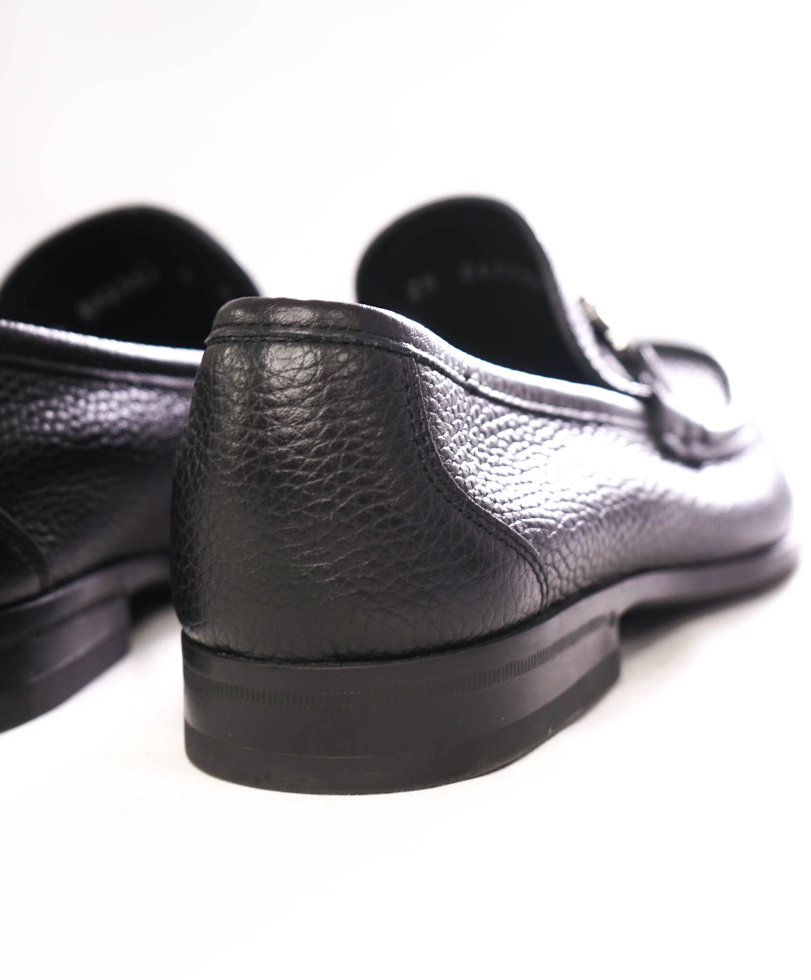 $850 FERRAGAMO - Black "Grandioso" Leather Loafers - 8.5 D
