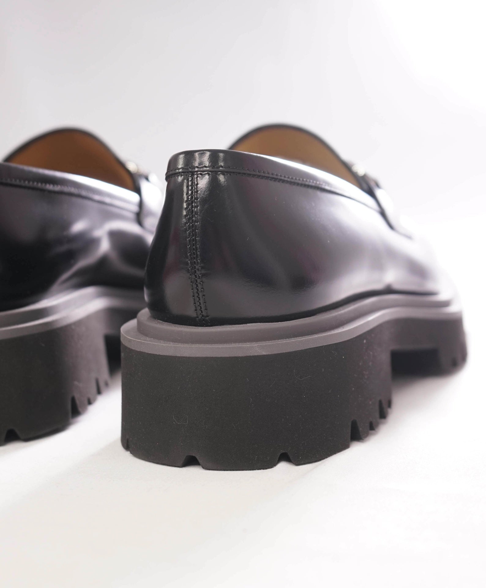 $930 FERRAGAMO - Black "FROST" Lug Sole Loafers Leather - 9 EE