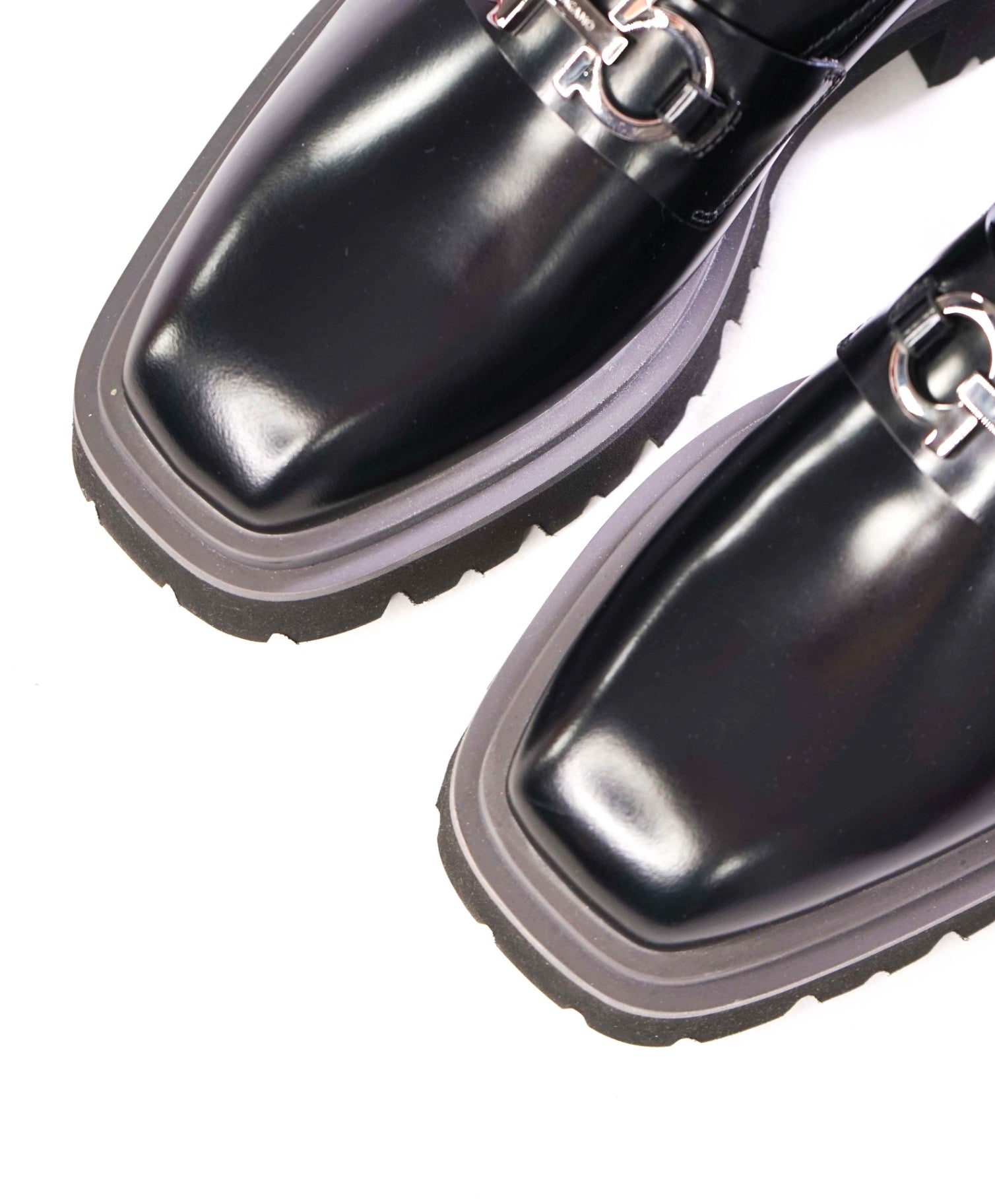 $930 FERRAGAMO - Black "FROST" Lug Sole Loafers Leather - 9 EE